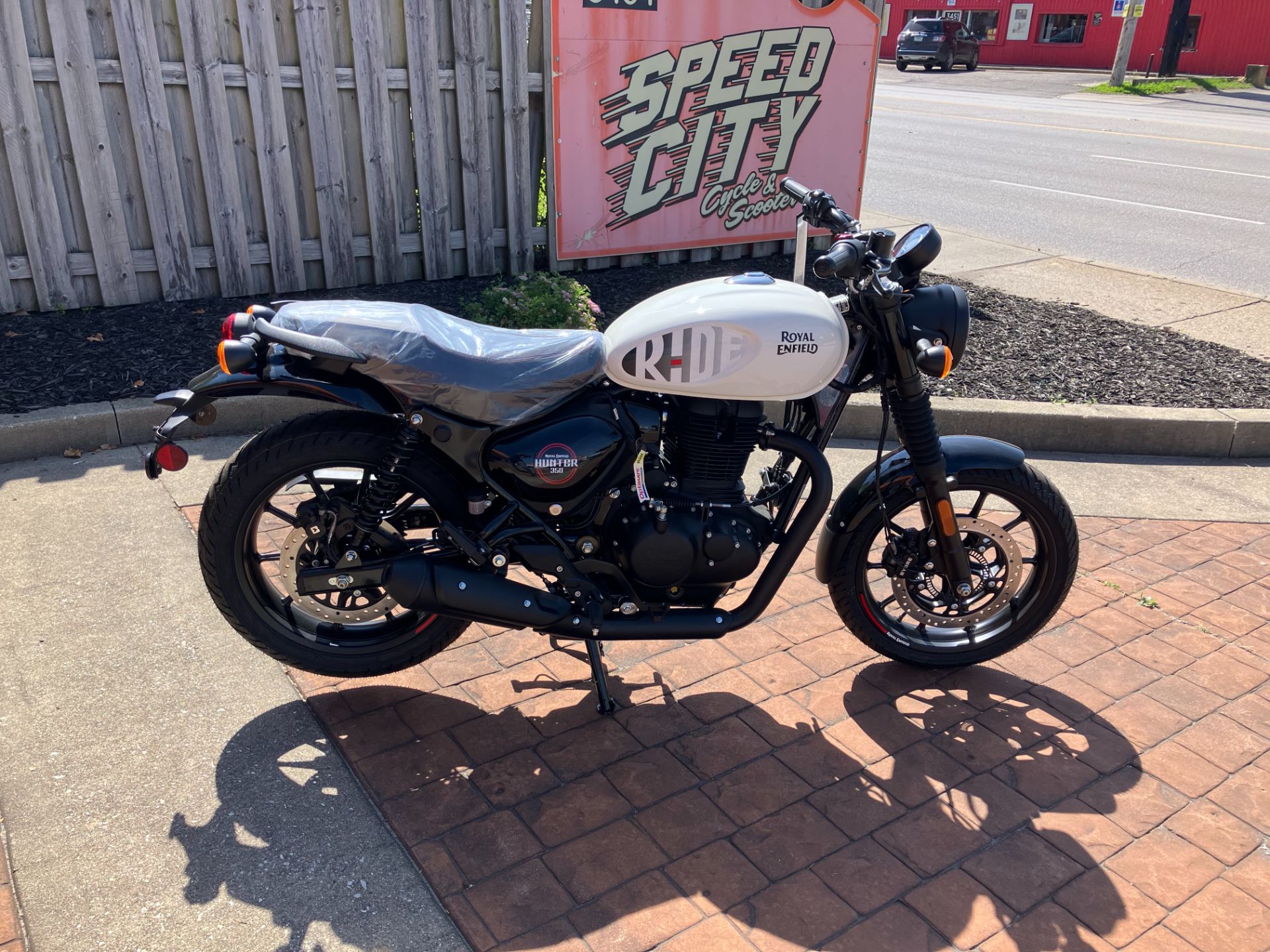 2024  Hunter 350 1