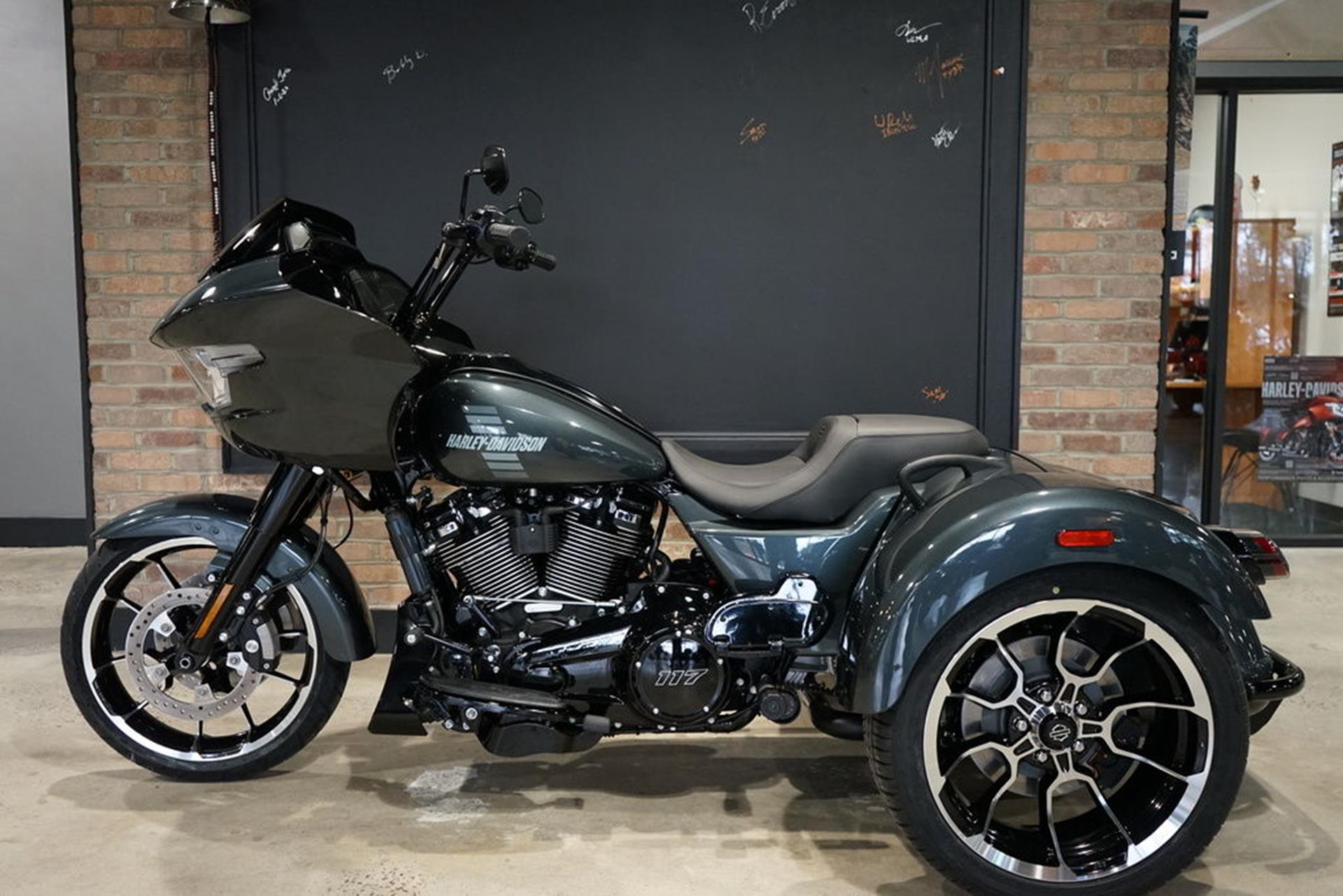 2026 Harley-Davidson Road Glide® 3 in West End, North Carolina - Photo 2