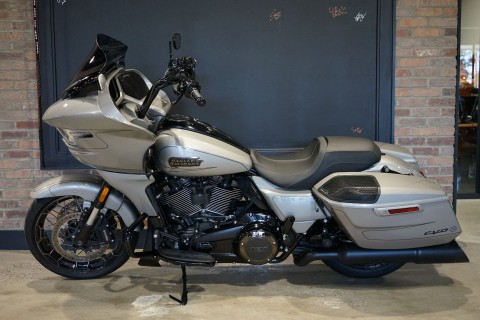 2023 Harley-Davidson CVO™ Road Glide® in West End, North Carolina - Photo 6