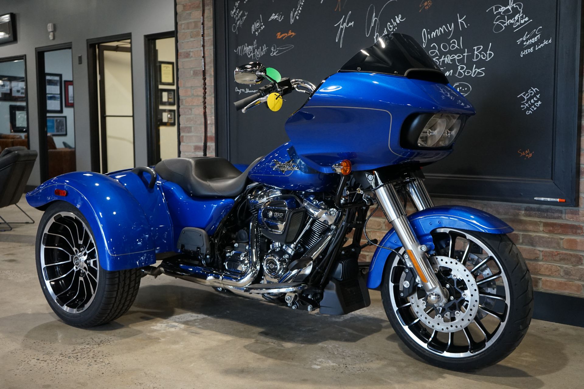 2025 Harley-Davidson Road Glide® 3 in West End, North Carolina - Photo 2