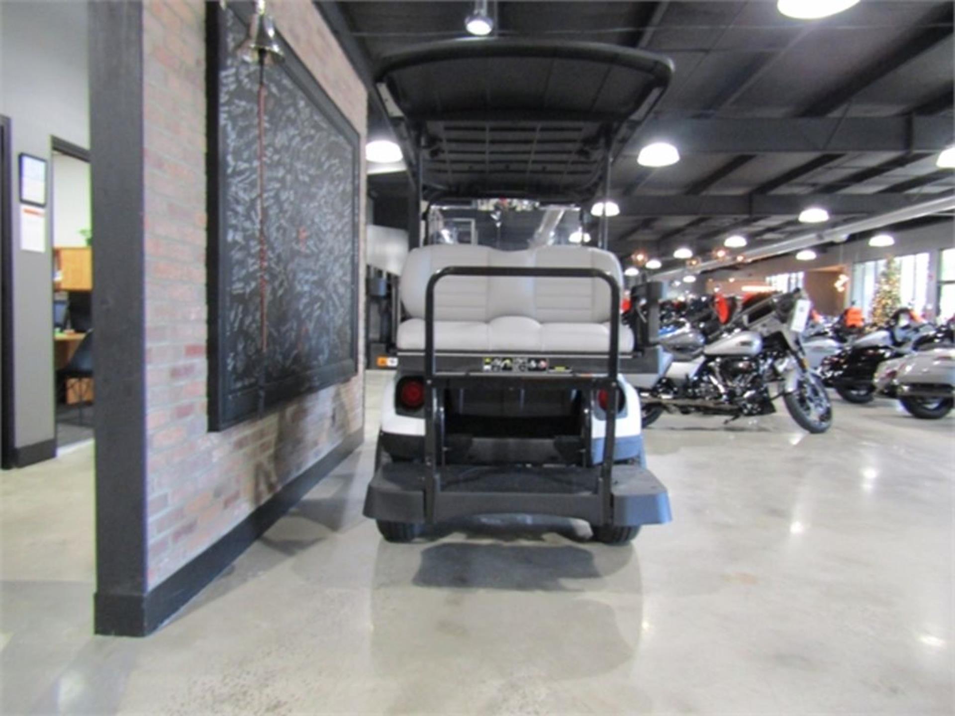 2024 E-Z-GO Express S4 Gas in West End, North Carolina - Photo 3