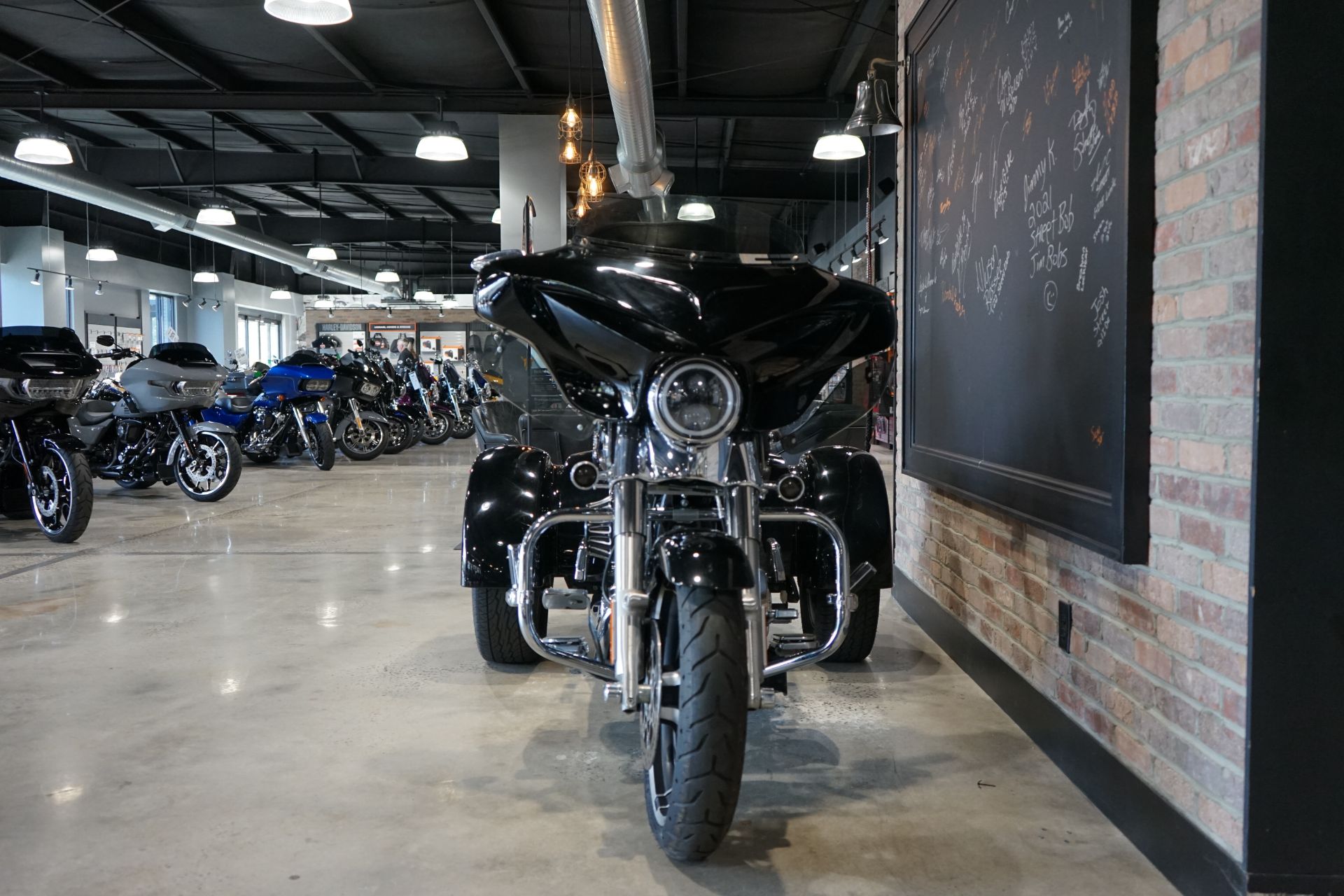 2018 Harley-Davidson Freewheeler® in West End, North Carolina - Photo 3