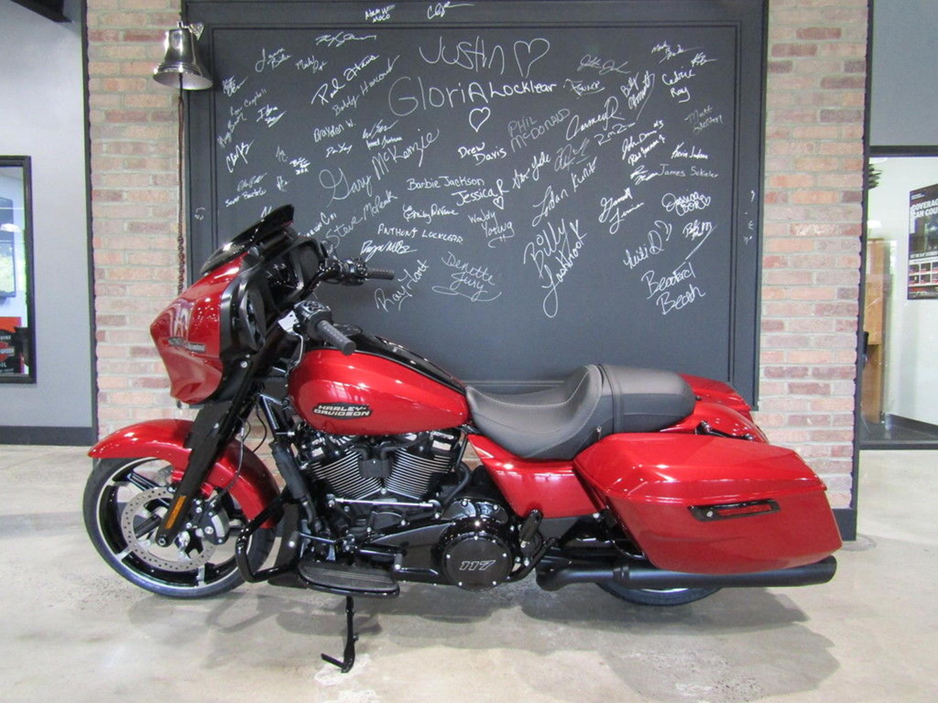 2025 Harley-Davidson Street Glide® in West End, North Carolina - Photo 2