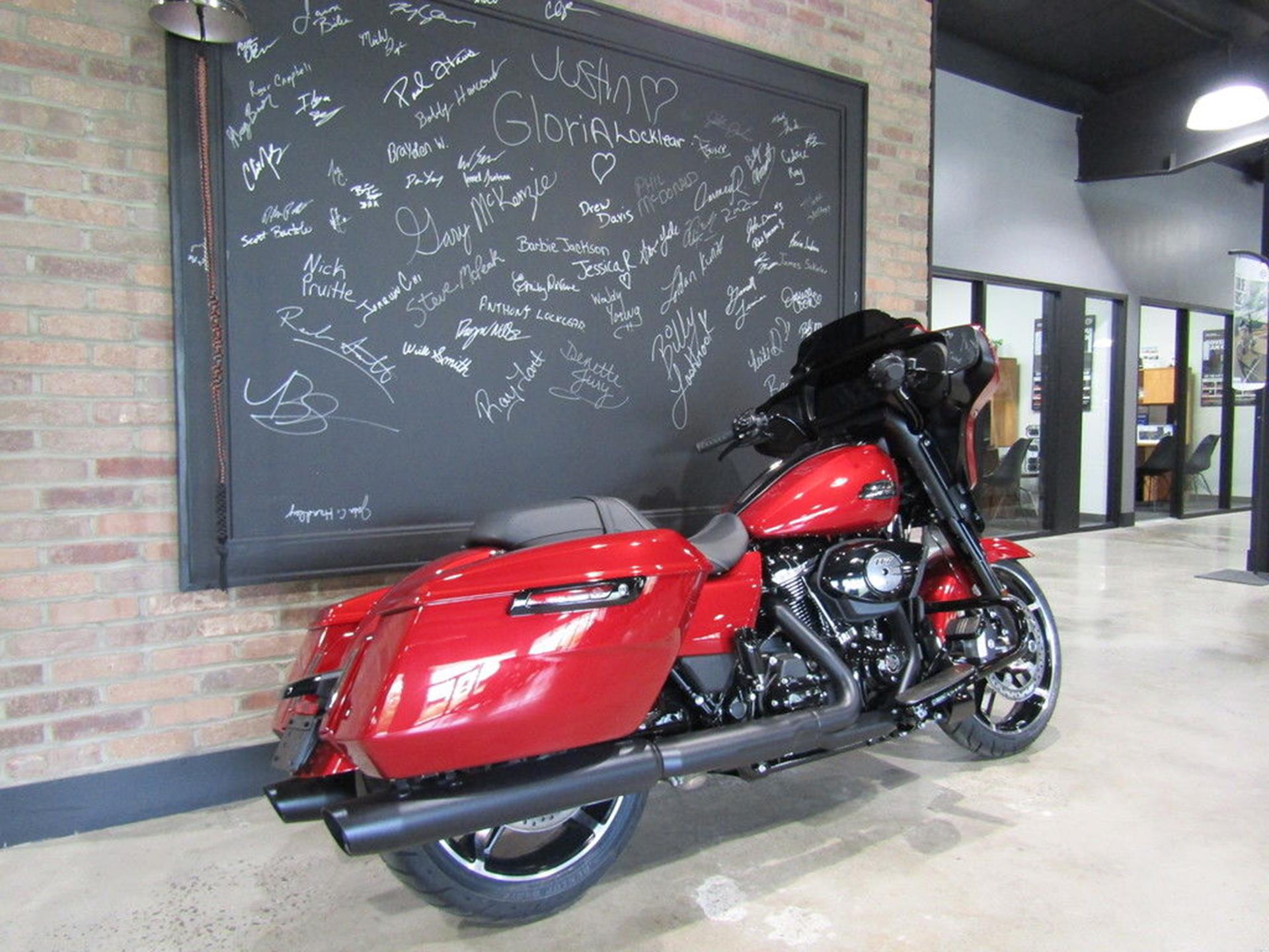 2025 Harley-Davidson Street Glide® in West End, North Carolina - Photo 5