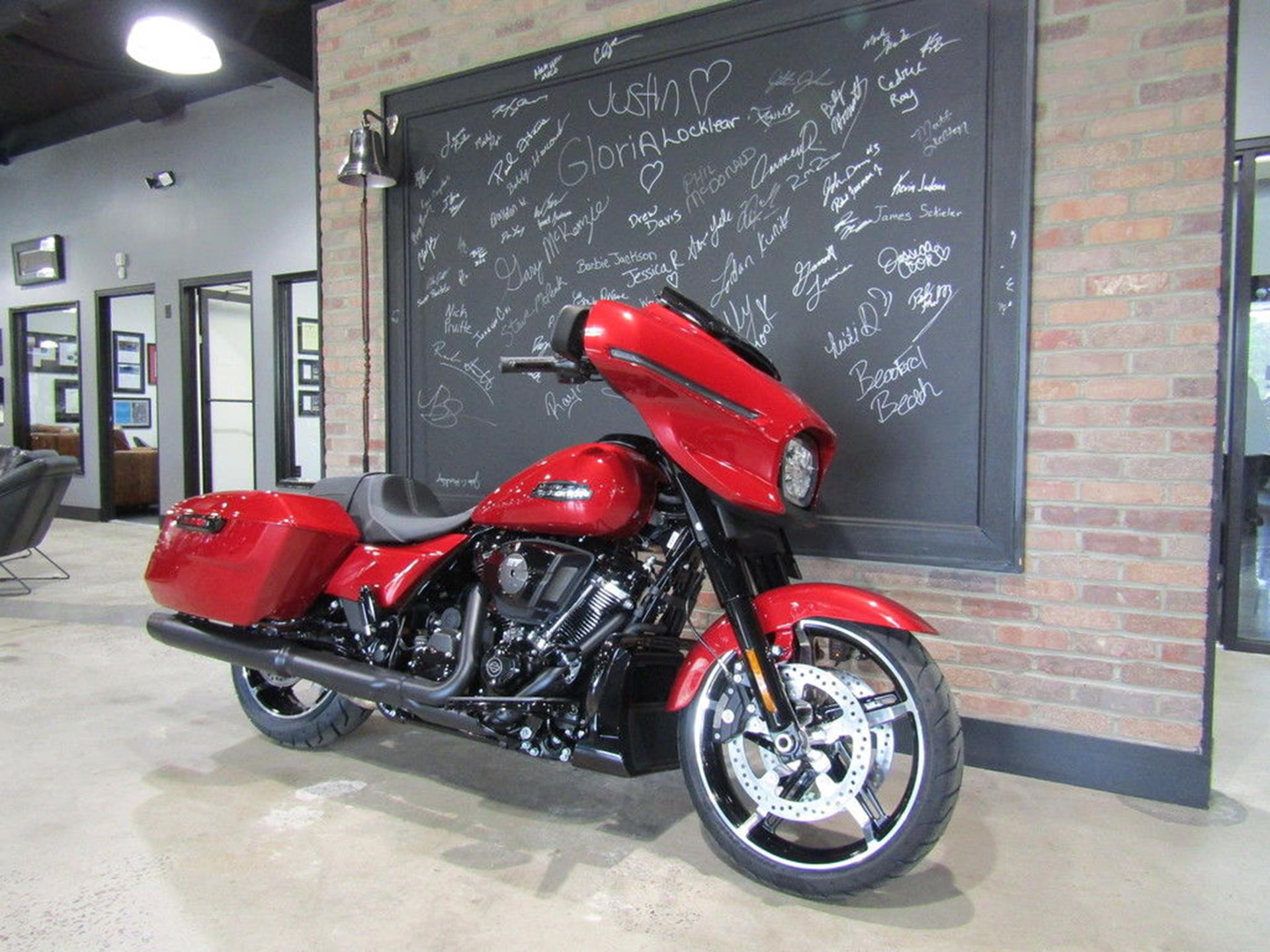2025 Harley-Davidson Street Glide® in West End, North Carolina - Photo 3