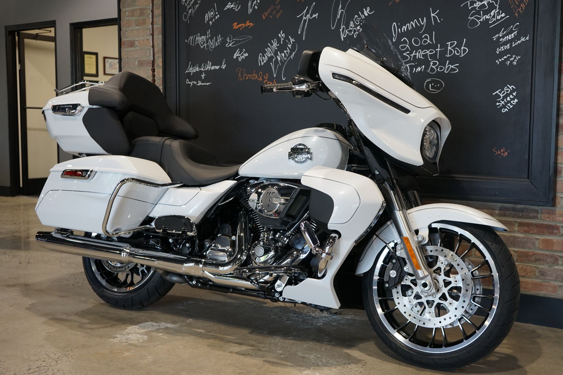 2026 Harley-Davidson Street Glide® Limited in West End, North Carolina - Photo 2