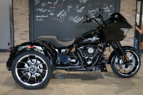 2026 Harley-Davidson Road Glide® 3 in West End, North Carolina - Photo 1