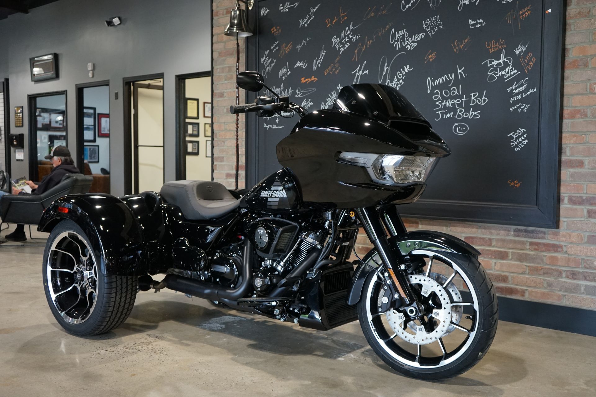 2026 Harley-Davidson Road Glide® 3 in West End, North Carolina - Photo 2