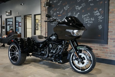 2026 Harley-Davidson Road Glide® 3 in West End, North Carolina - Photo 2
