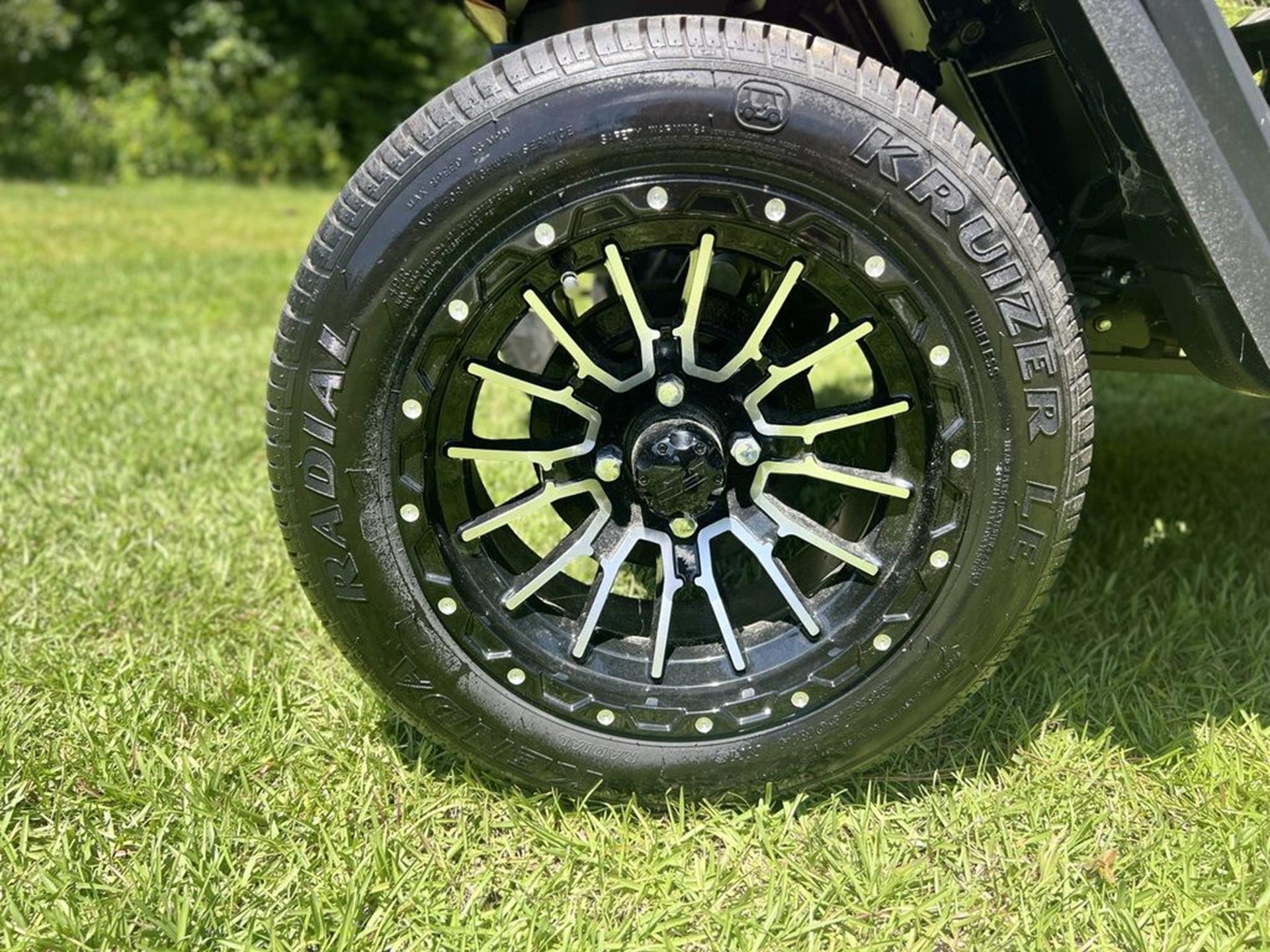 2024 E-Z-GO Express S4 ELiTE in West End, North Carolina - Photo 4