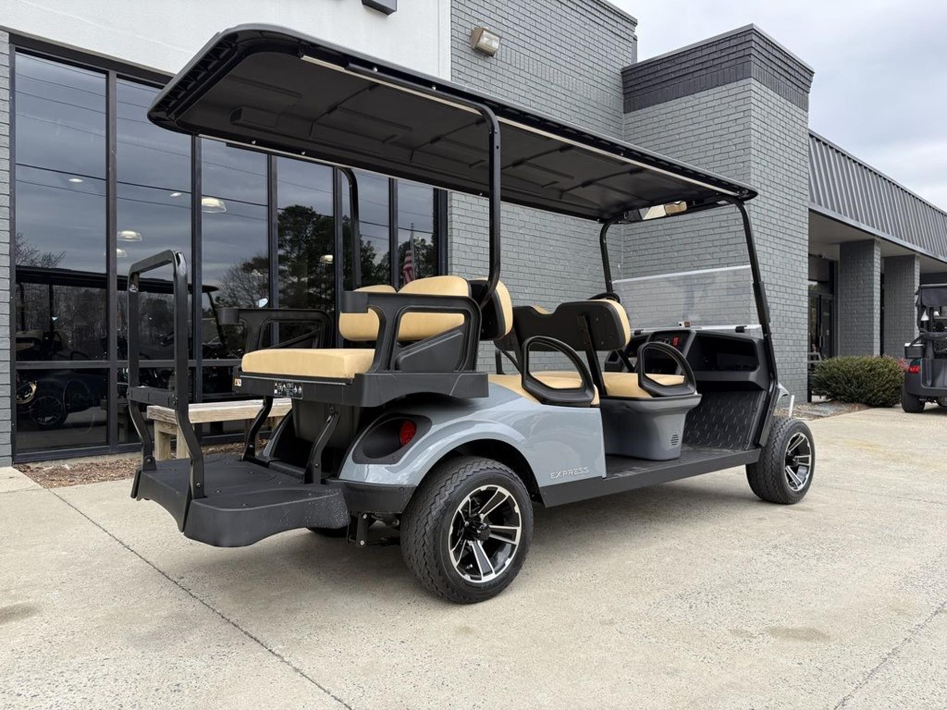 2026 E-Z-GO Express 6 Express Commuter 13.5 Gas in West End, North Carolina - Photo 3