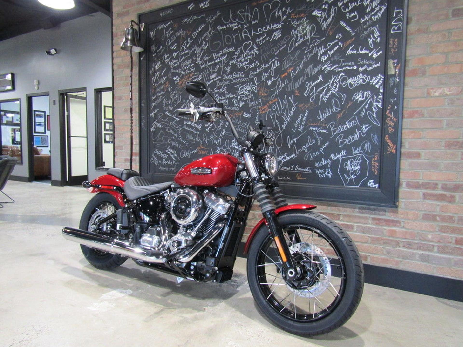 2026 Harley-Davidson Street Bob® in West End, North Carolina - Photo 3