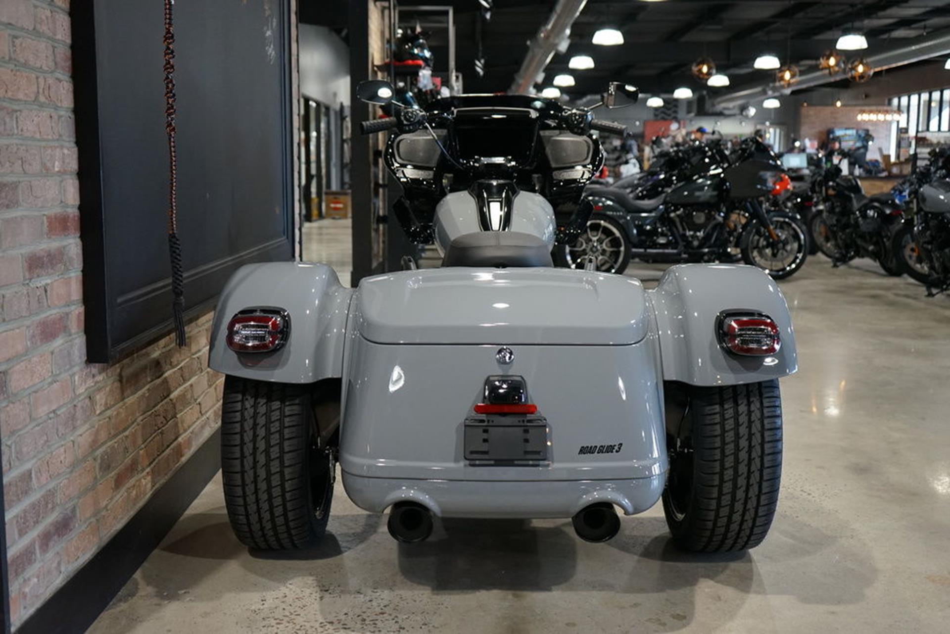 2026 Harley-Davidson Road Glide® 3 in West End, North Carolina - Photo 6