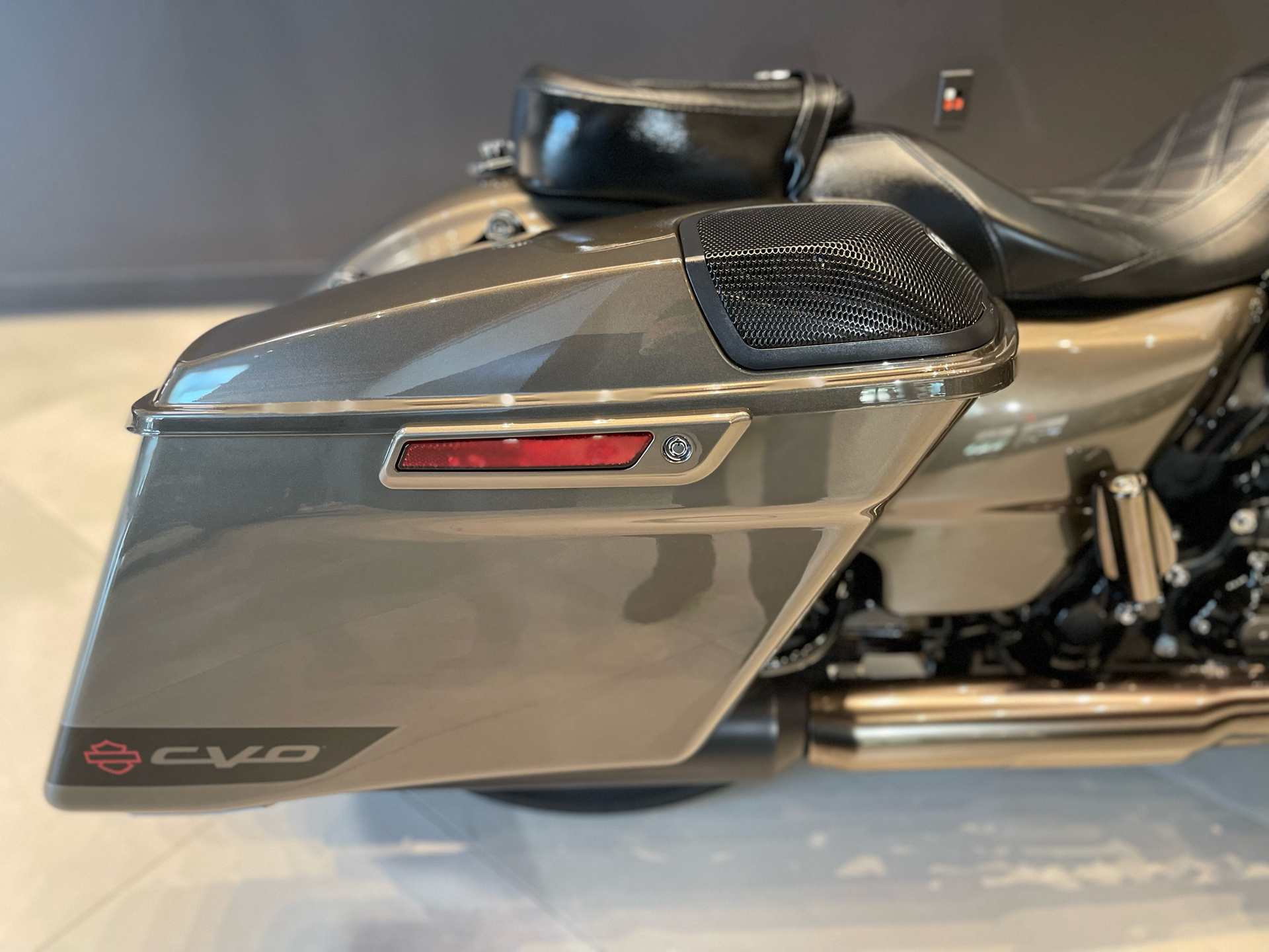 完全未使用・未開封・HEARTLANDLIBERALIST763M+RSB-23 Used 2021 Harley-Davidson CVO™ Street Glide® Bronze Armor