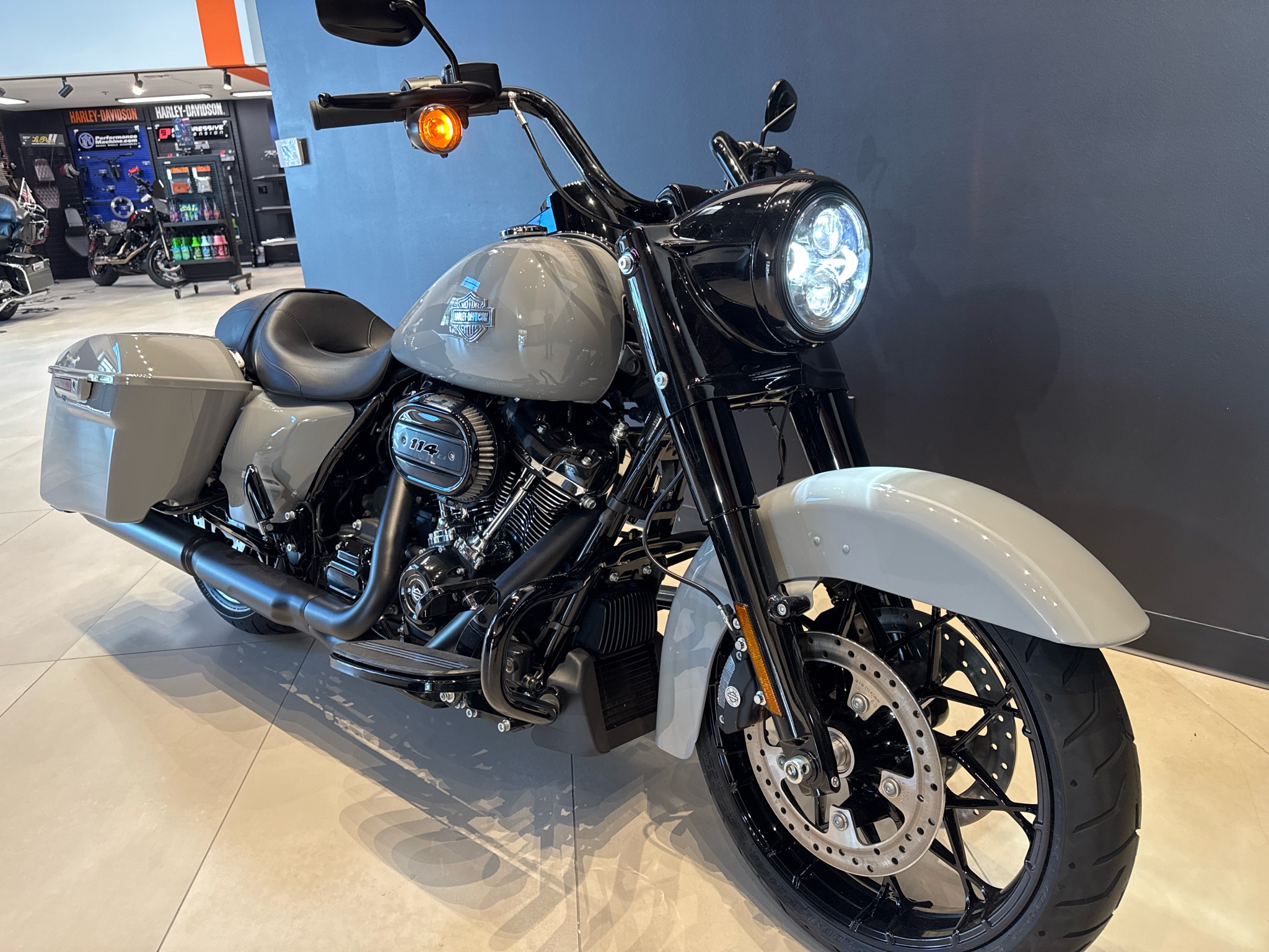 2025 Harley-Davidson Road King® Special 12