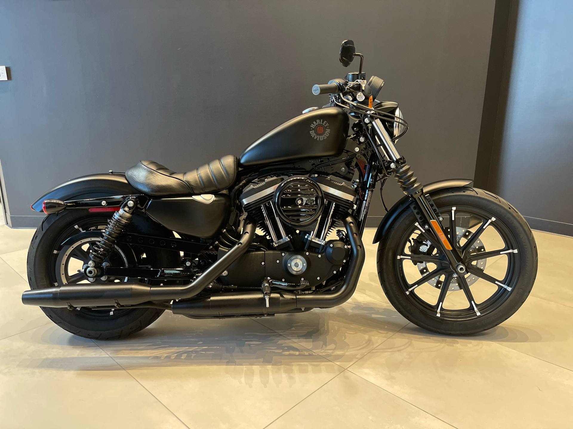 Certified Pre-Owned 2022 Harley-Davidson Iron 883™ Black Denim