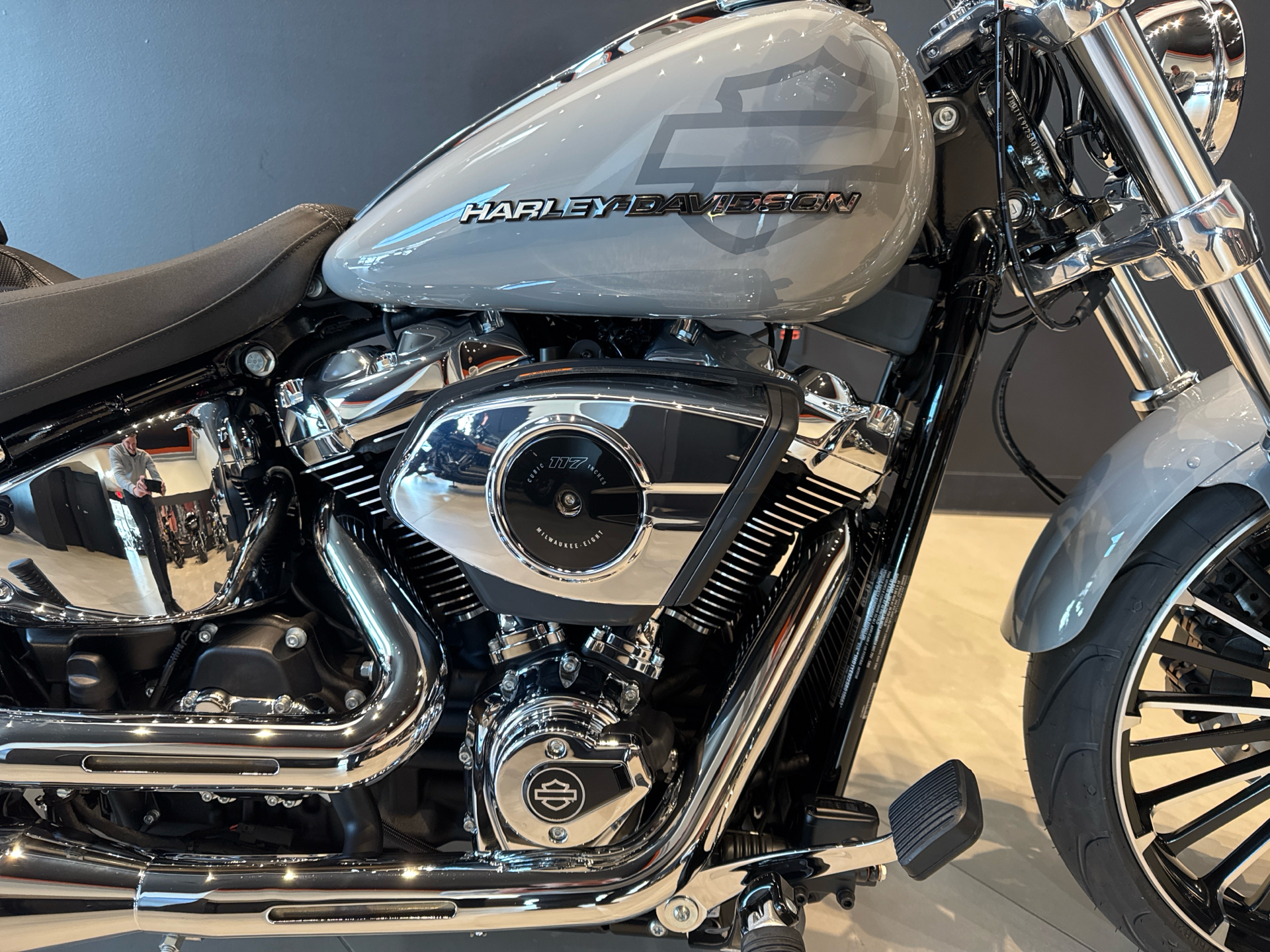 New 2025 Harley-Davidson Breakout® Billiard Gray | Baldwin Park CA