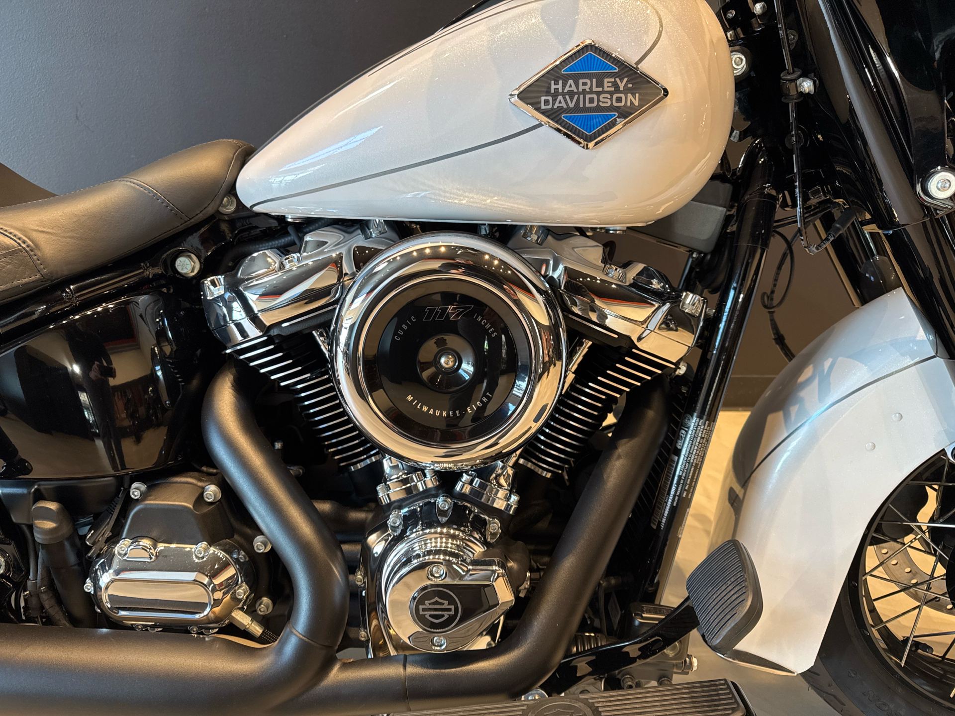 New 2025 Harley-Davidson Heritage Classic White Onyx Pearl New 2025 Harley-Davidson Heritage Classic White Onyx Pearl