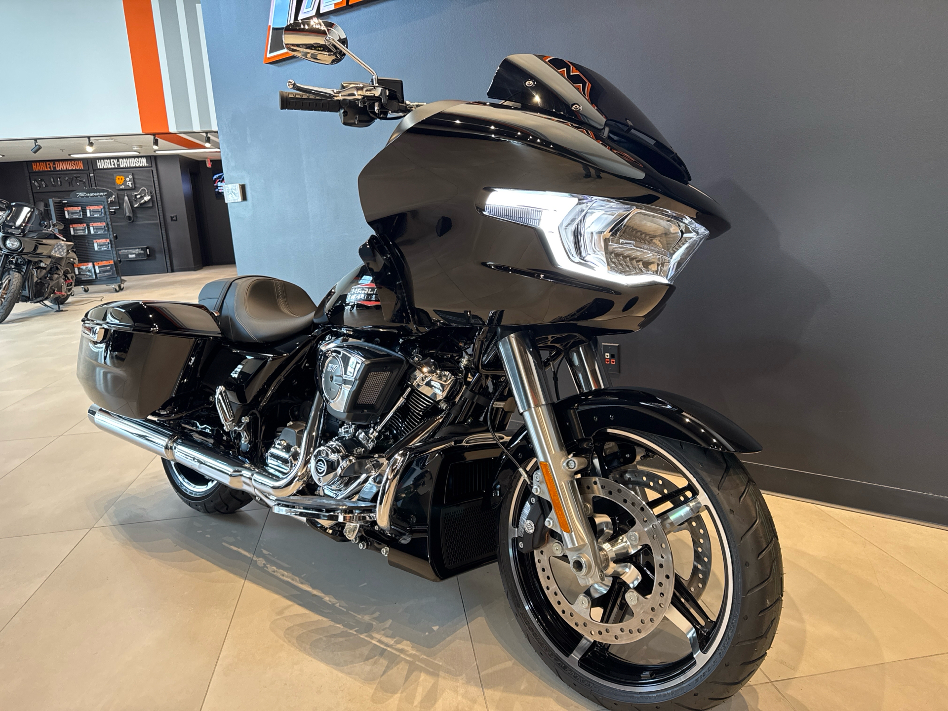 New 2025 Harley-Davidson Road Glide® Vivid Black (Chrome Finish