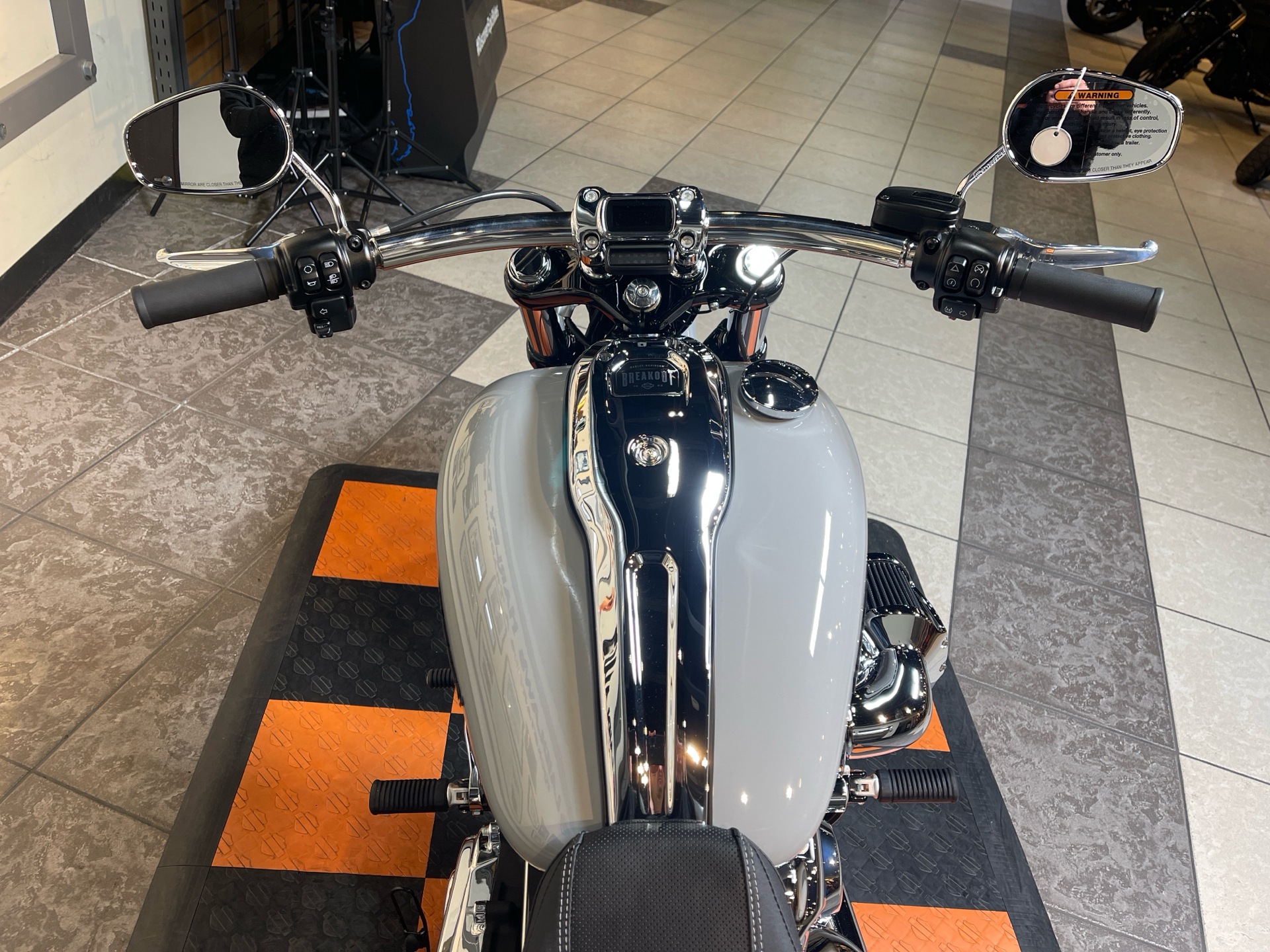 Harley-Davidson カスタムビリヤードボール 新品 hqdefault.jpg