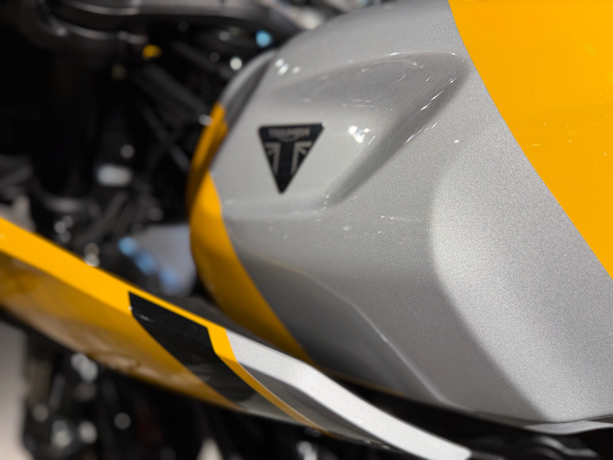 2026 Triumph Thruxton 400 4