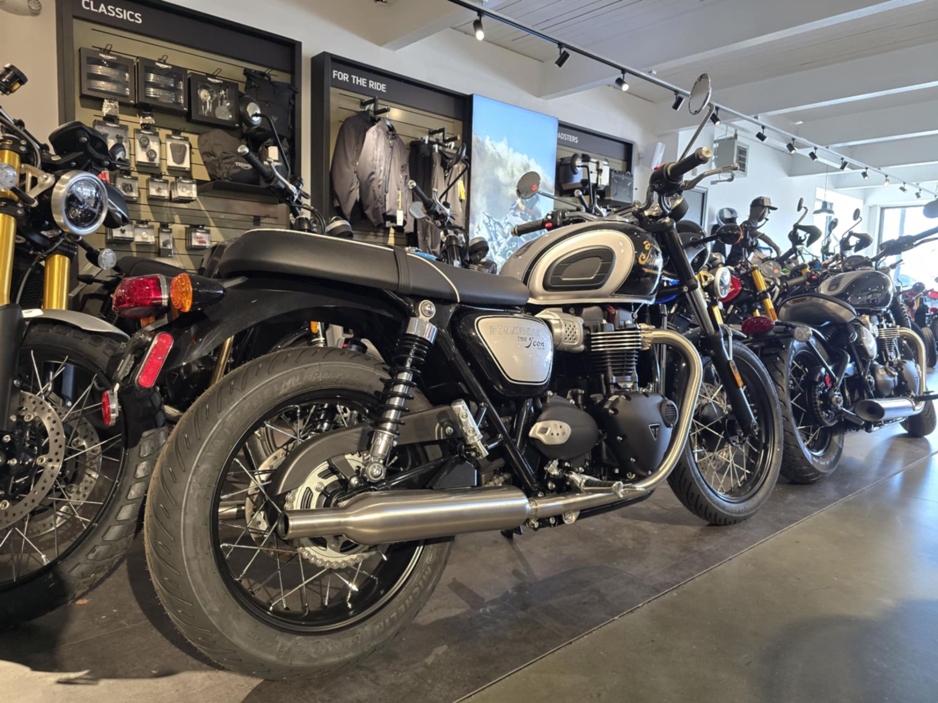 New 2025 Triumph Bonneville T100, Norwich CT | Specs, Price