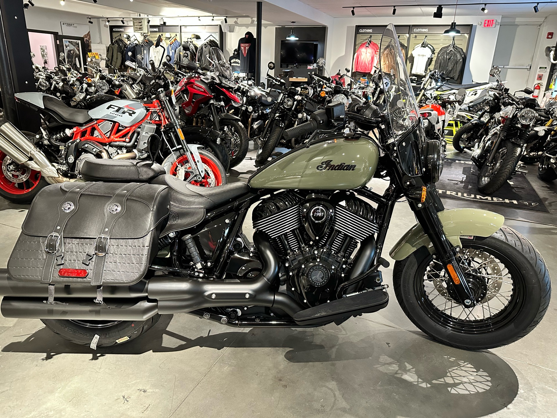 2025 Indian Motorcycle Super Chief Dark Horse