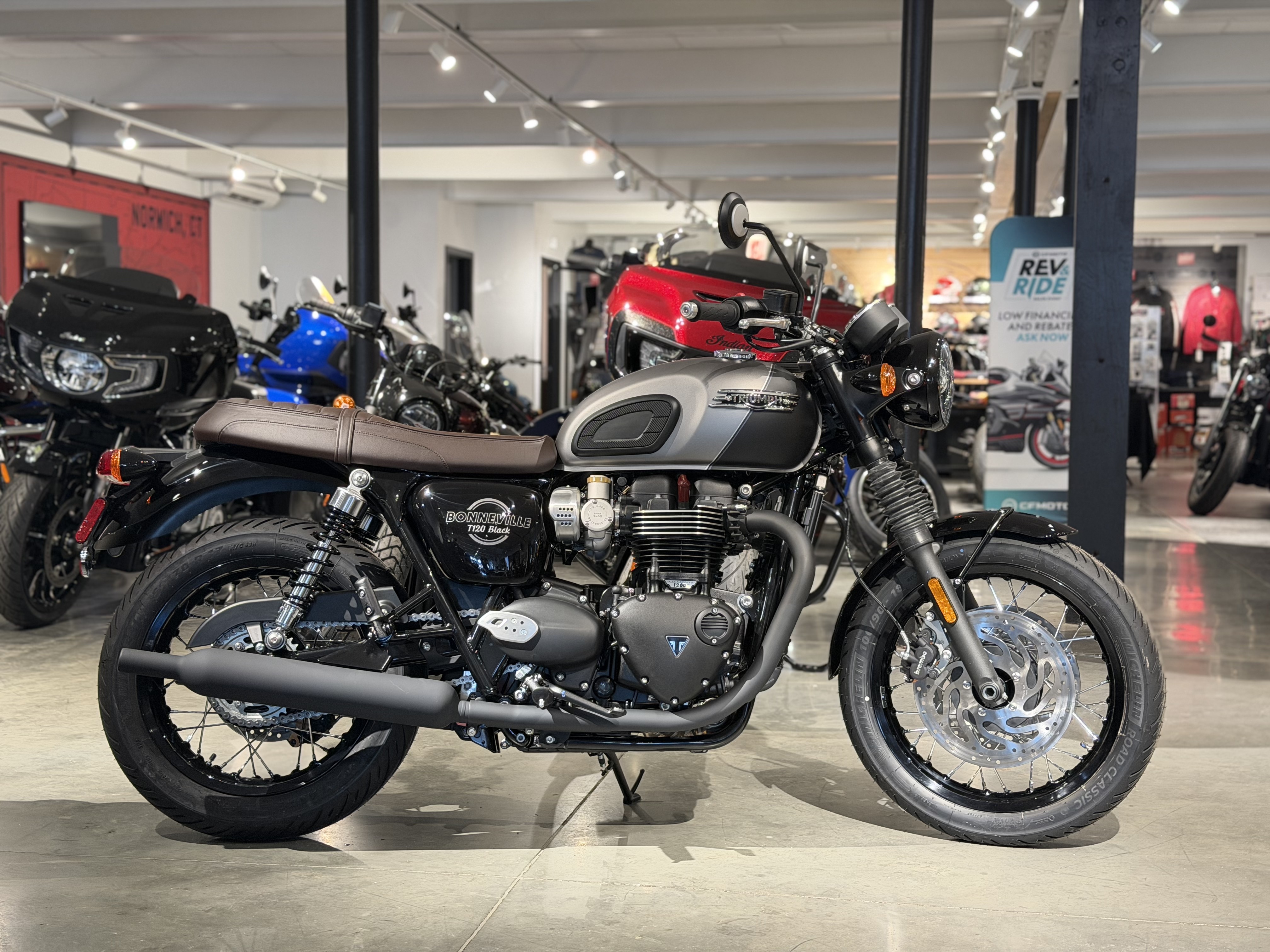 2026 Triumph Bonneville T120 Black