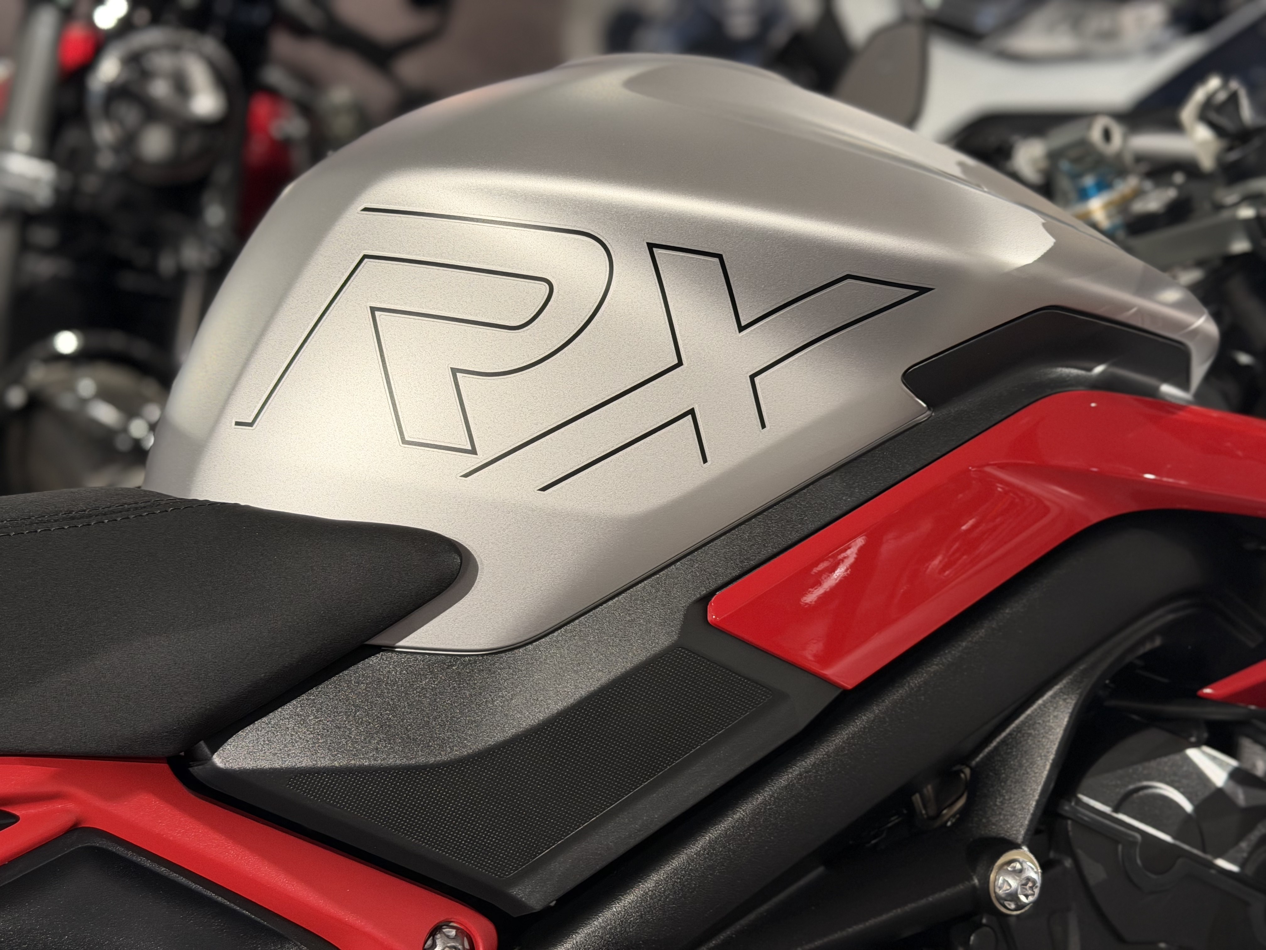 【5月末まで値下】1/9スケール Triumph 3HW New 2026 Triumph Street Triple 765 RX, Norwich CT | Specs, Price