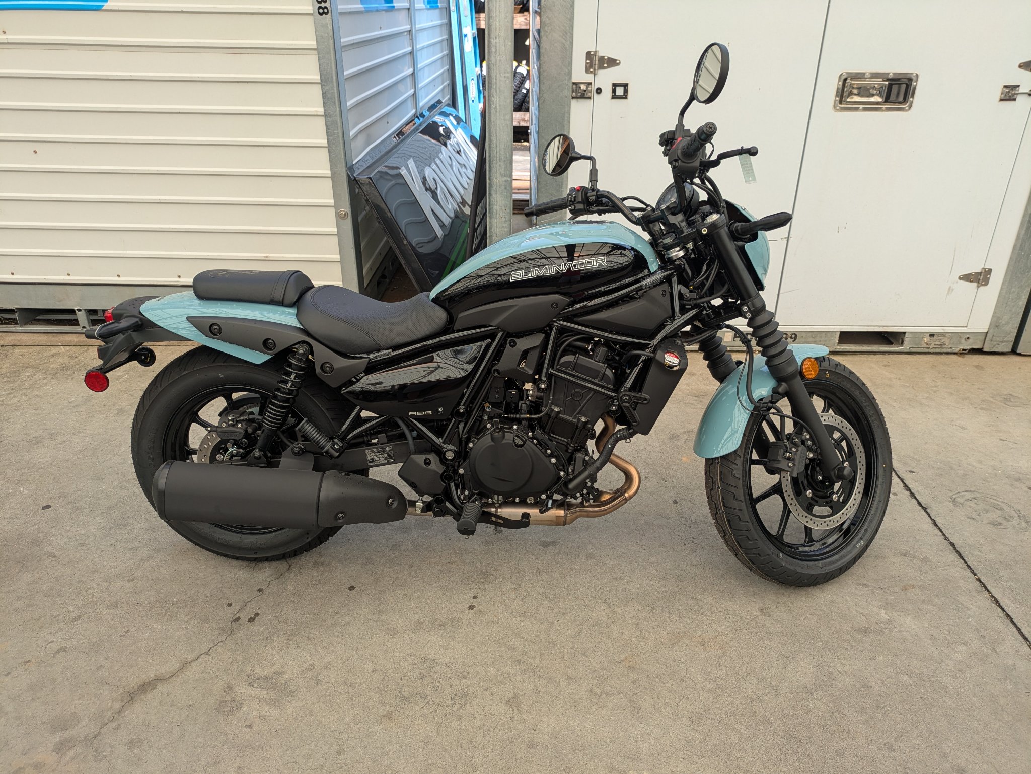 2025 Kawasaki Eliminator® SE ABS 2