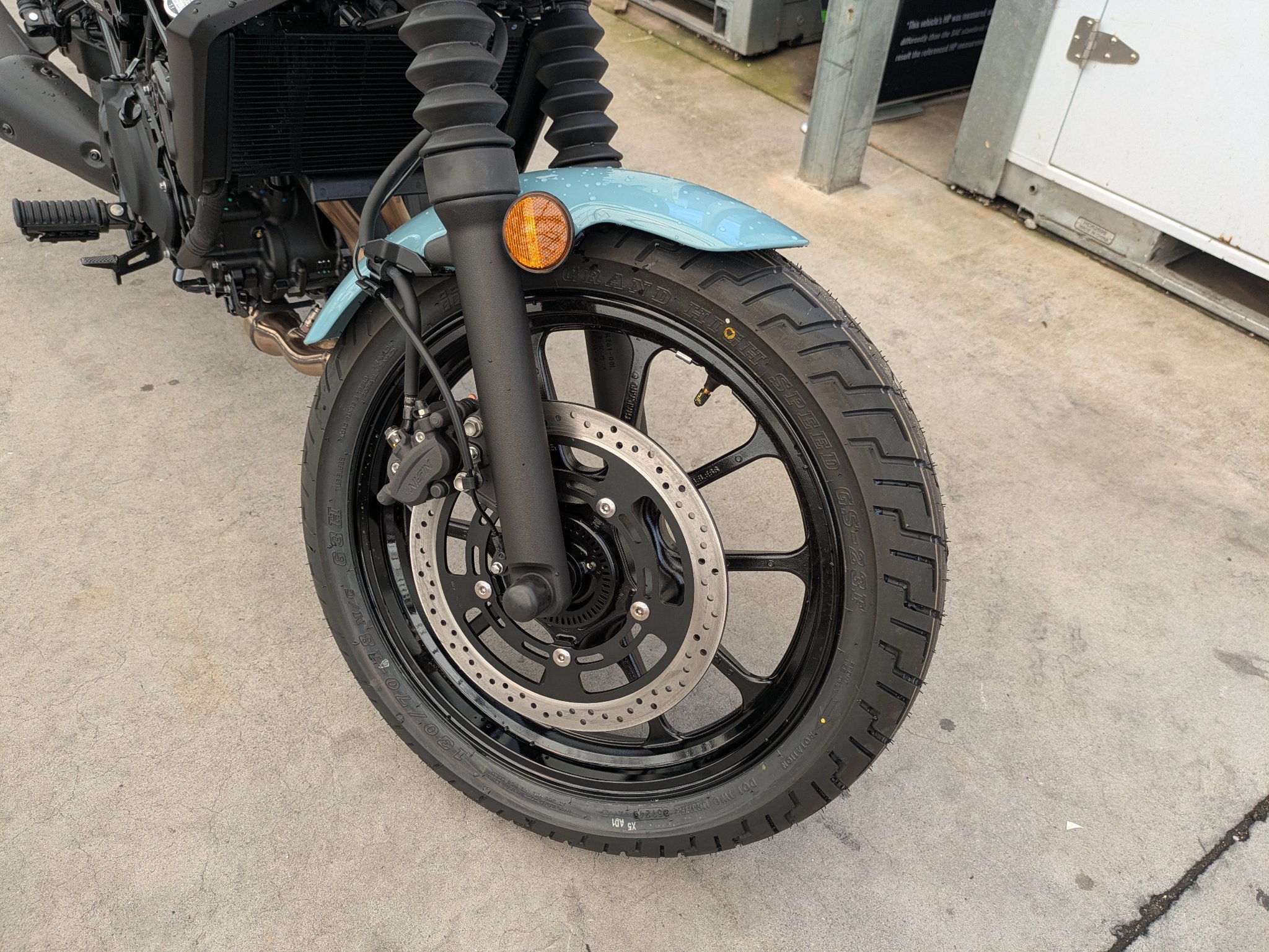 2025 Kawasaki Eliminator® SE ABS 8