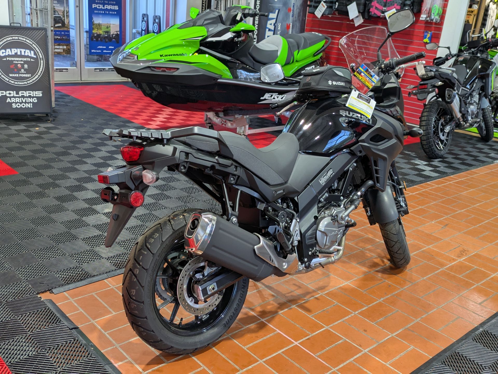 2025 Suzuki V-Strom 650 4