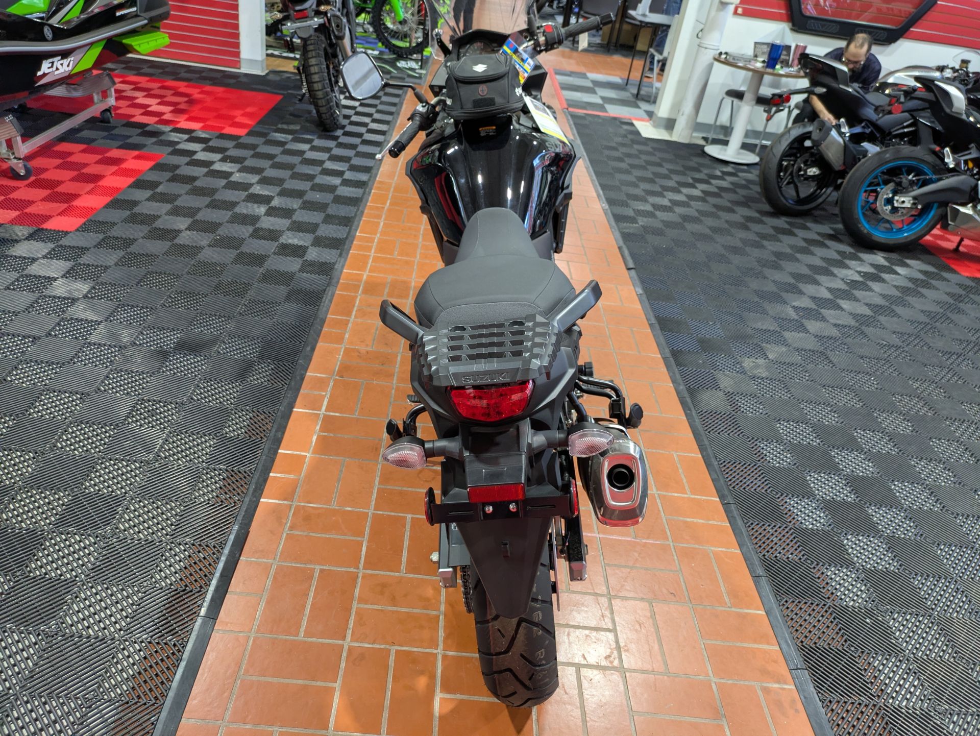 2025 Suzuki V-Strom 650 5