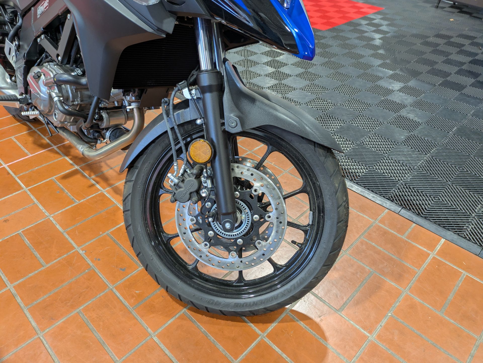 2025 Suzuki V-Strom 650 10