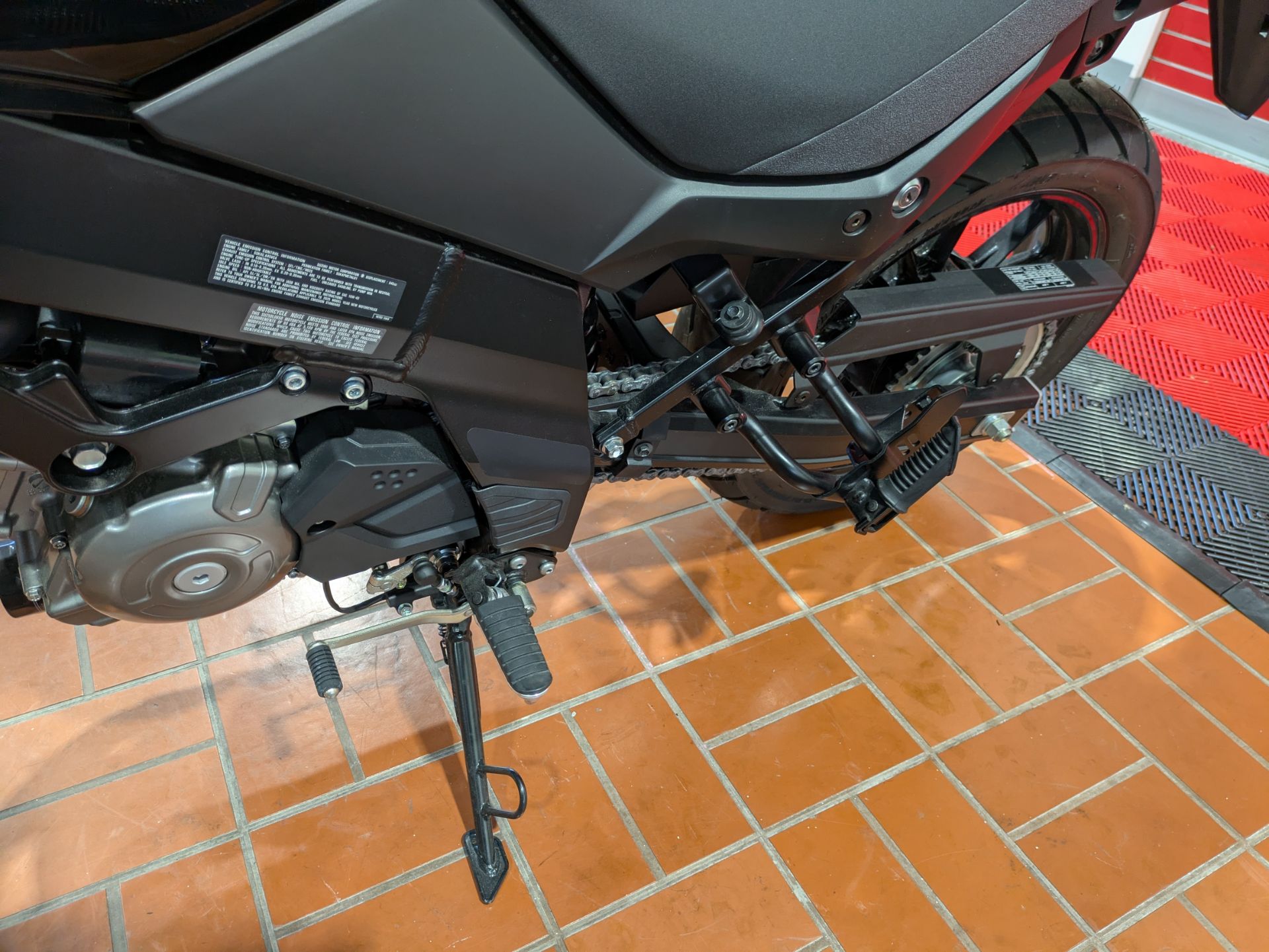 2025 Suzuki V-Strom 650 12