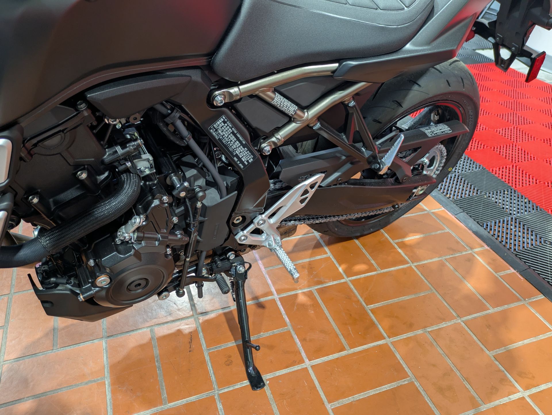 2026 Suzuki GSX-8T 11