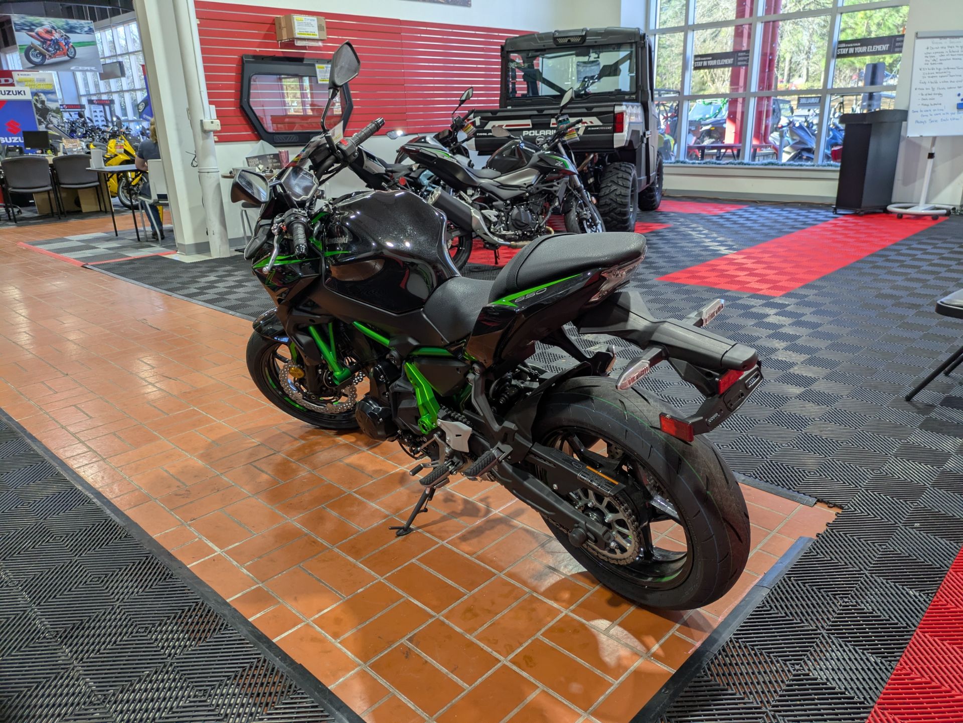 New 2025 Kawasaki Z650 ABS, Wake Forest NC | Specs, Price, Photos
