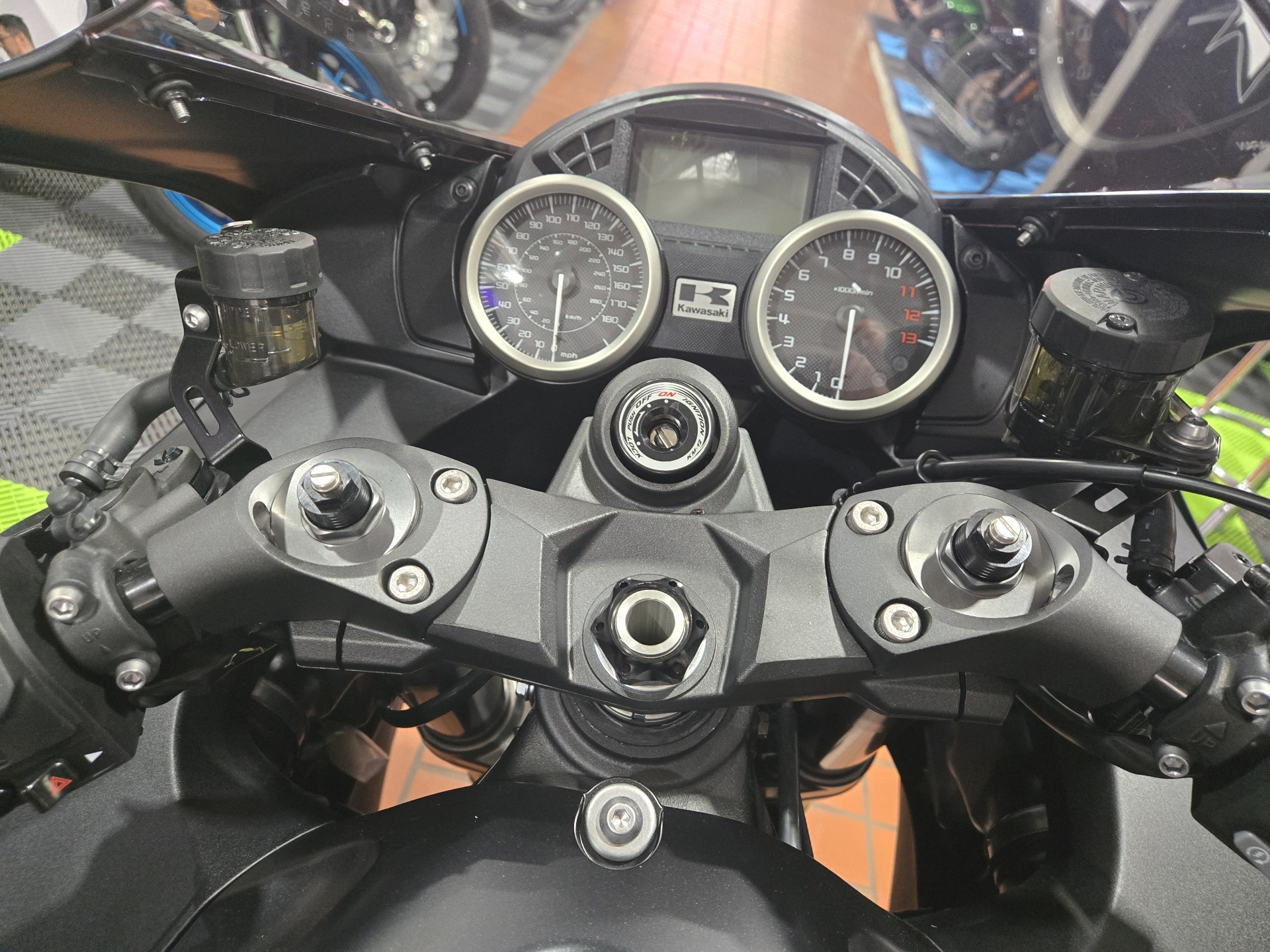 は New 2025 Kawasaki Ninja ZX-14R ABS, Wake Forest NC | Specs