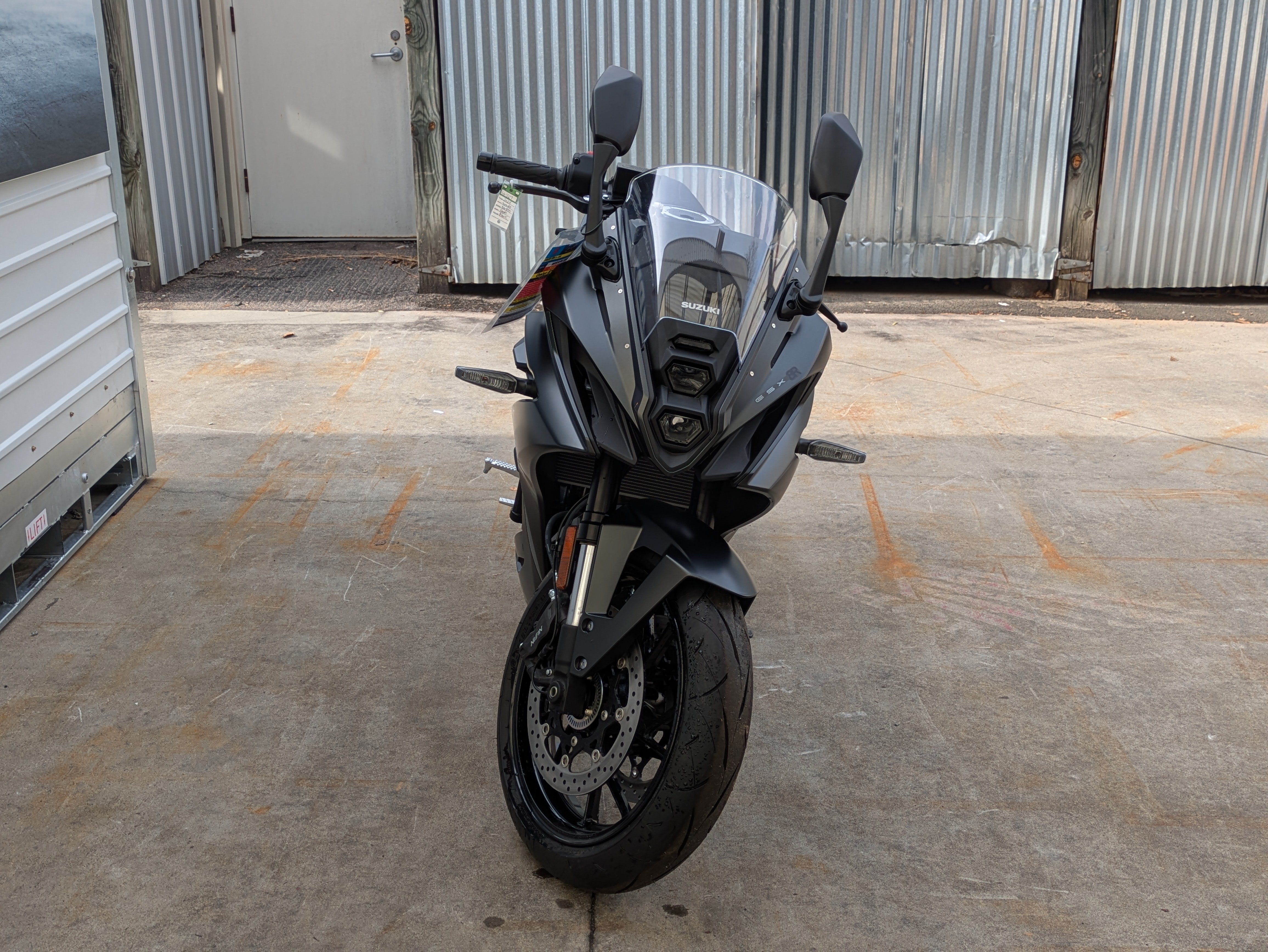 2025 Suzuki GSX-8R 8