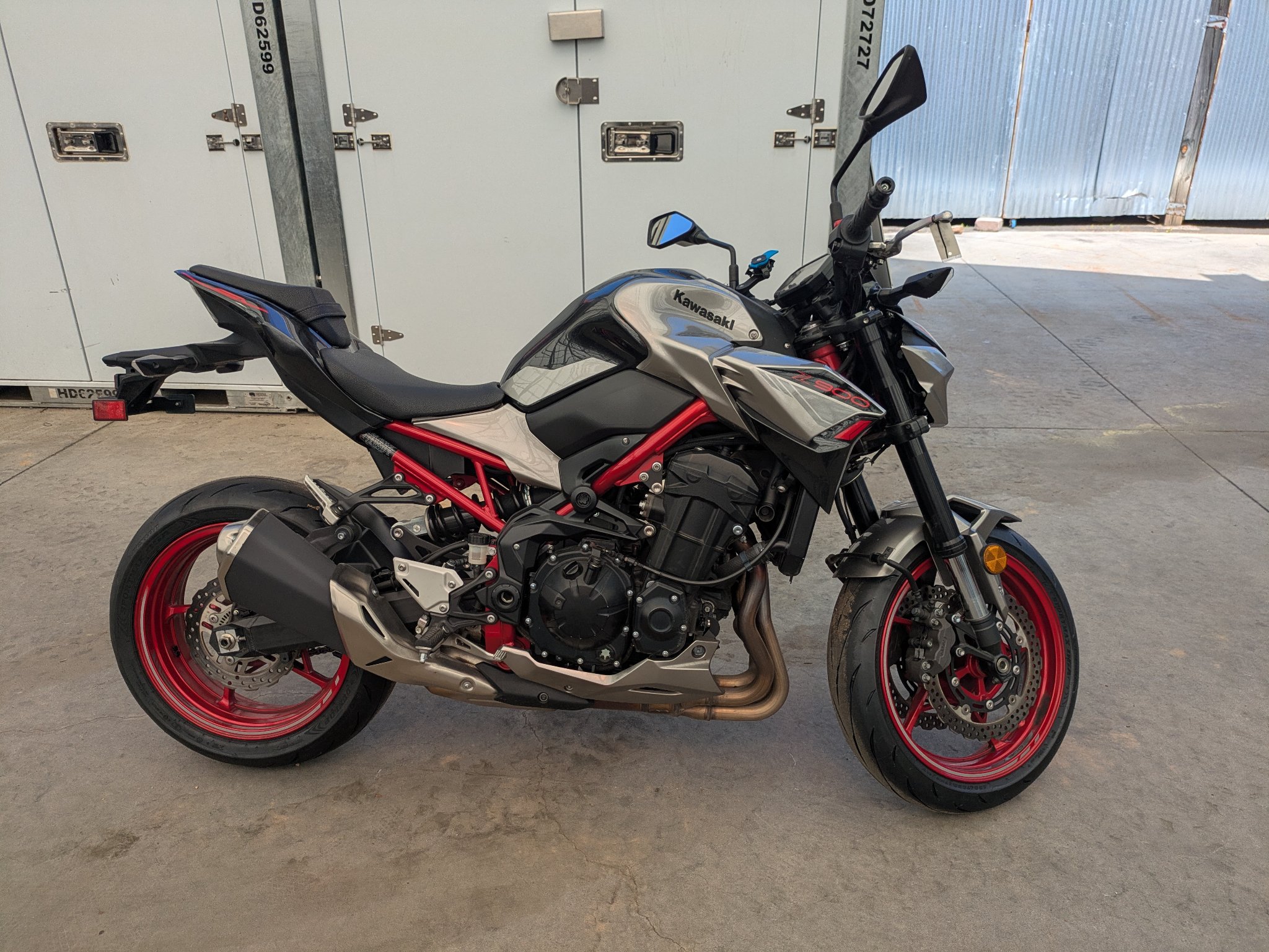 2023 Kawasaki Z900 ABS Slide