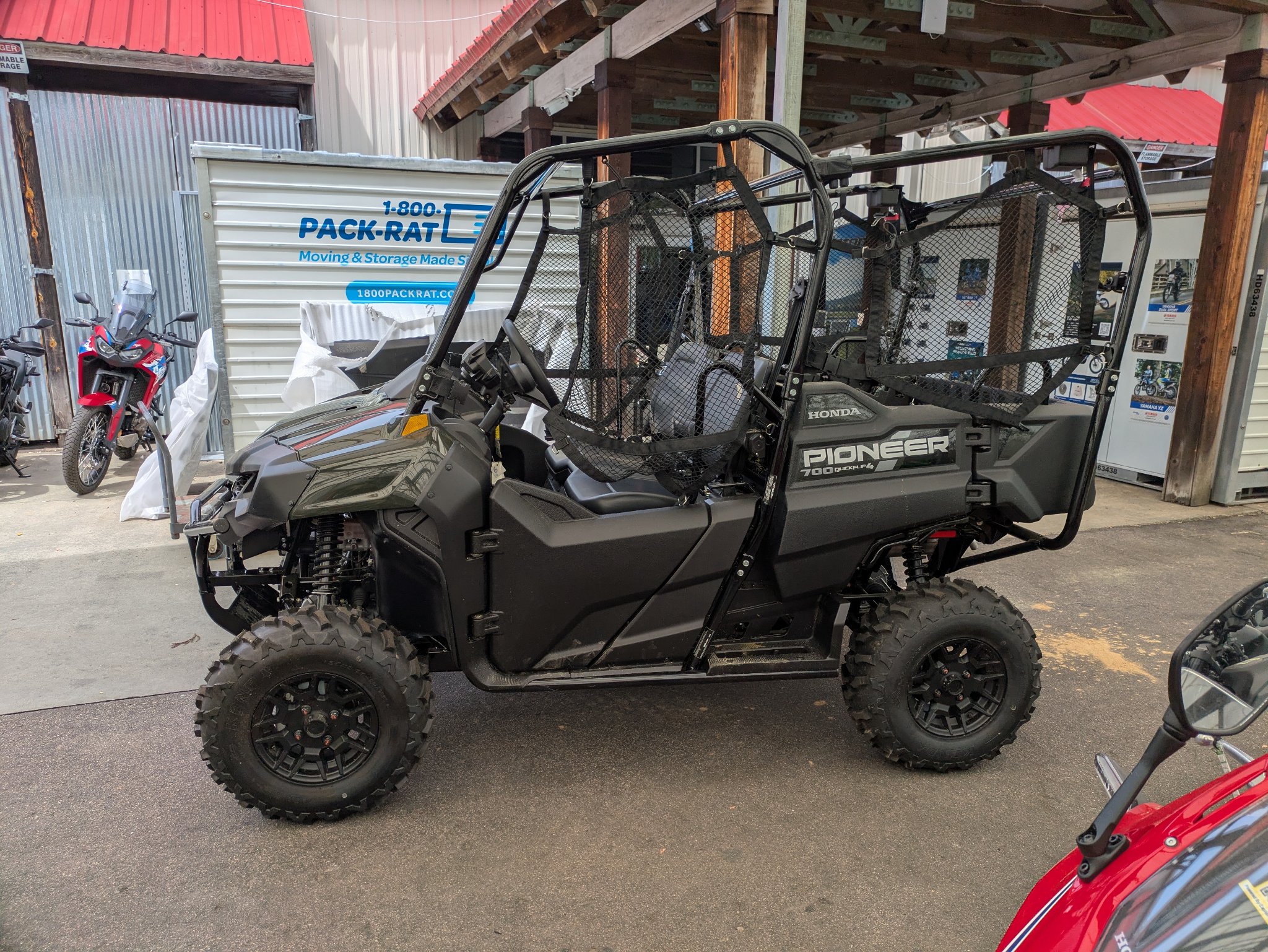 2026 Honda Pioneer 700-4 Deluxe 6