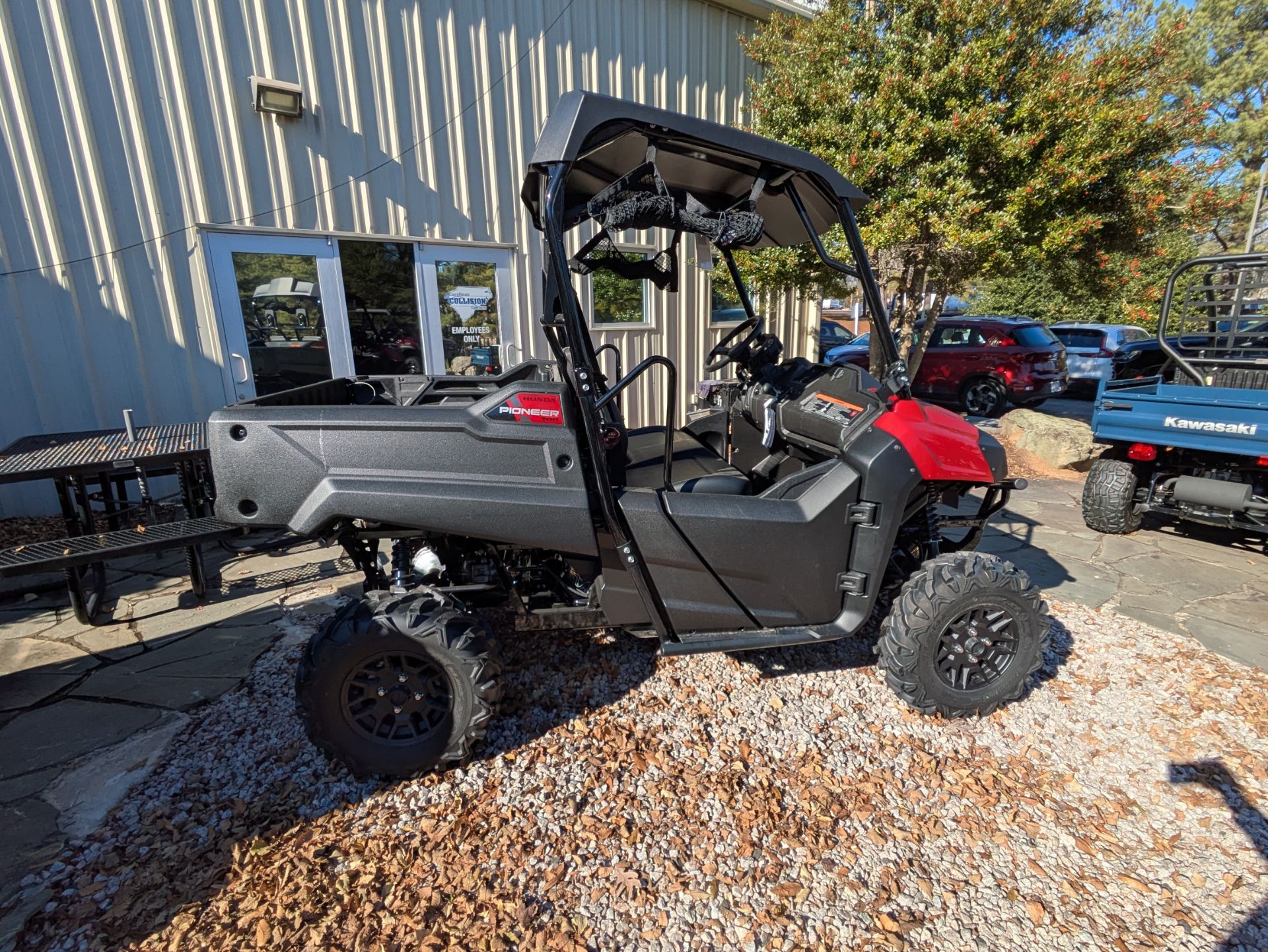 2025 Honda Pioneer 700 Deluxe 2