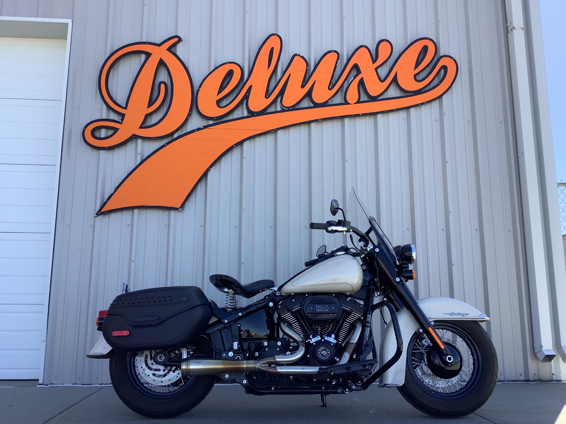 Used 2022 Harley-Davidson Heritage Classic 114 Motorcycle - Specs