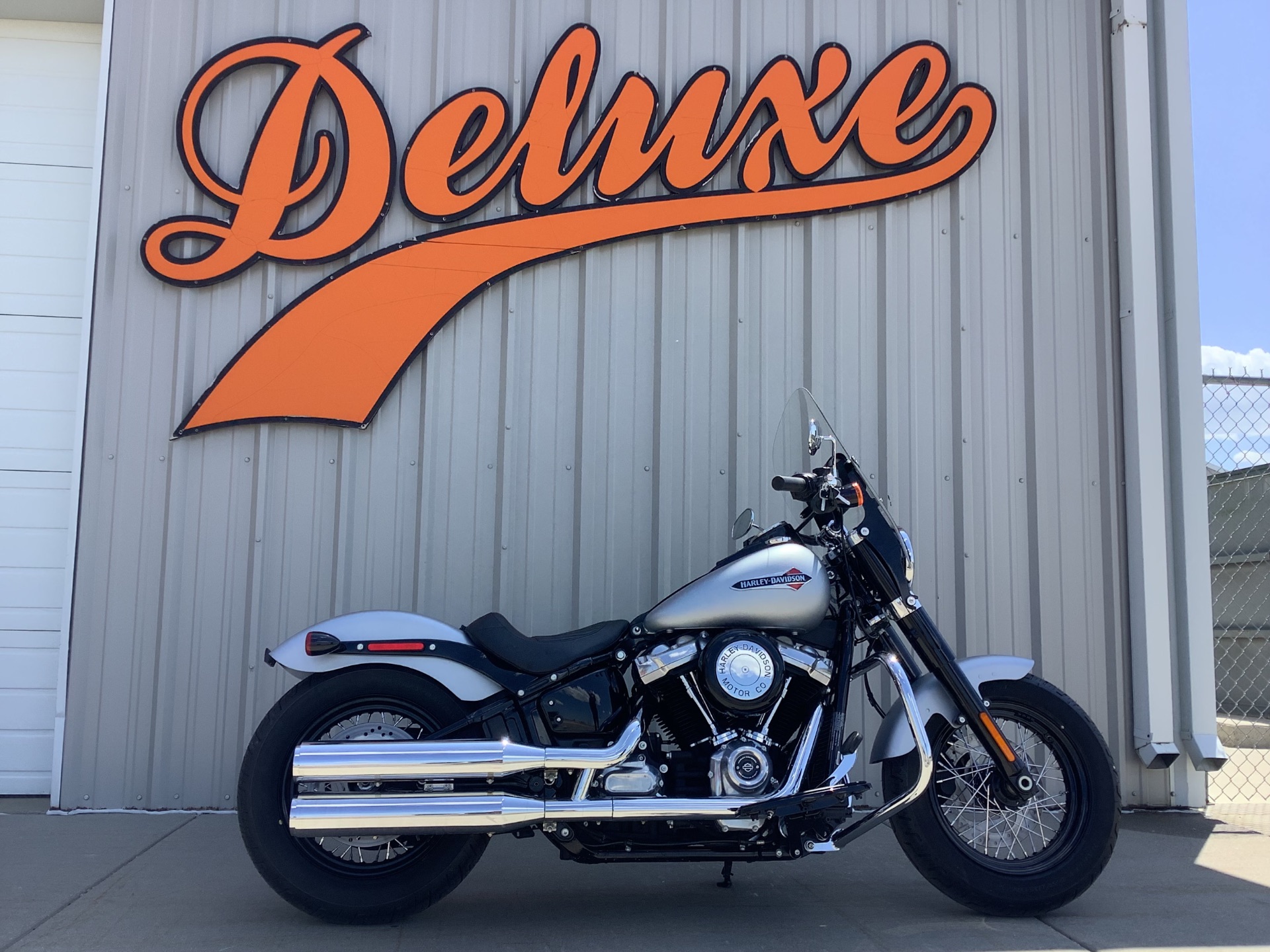 Used 2020 Harley-Davidson Softail Slim® Motorcycle - Specs, Price, Photos |  Gillette WY Dealer | Barracuda Silver Denim 020589, image size:1920x1440