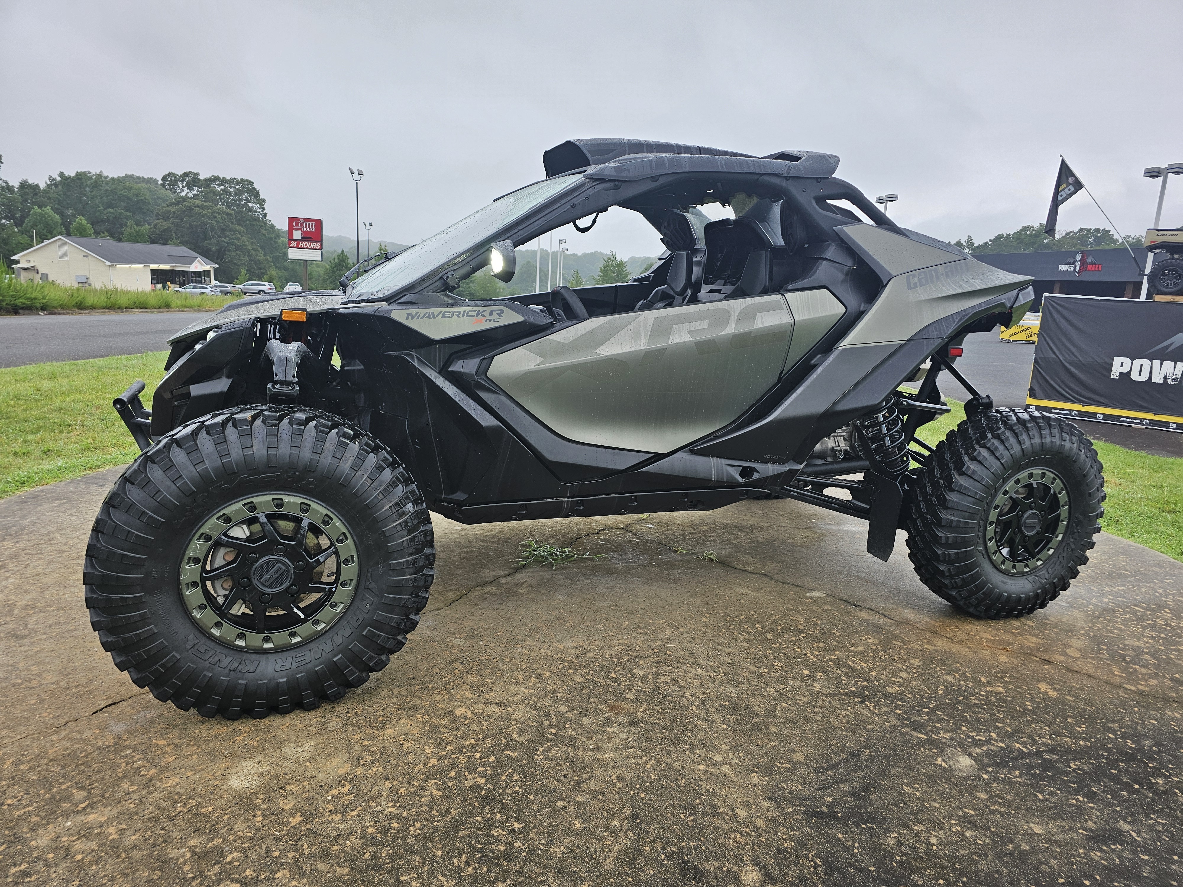 2026 Can-Am Maverick R X RC with Smart-Shox