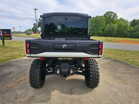 2026 Can-Am™ Defender MAX Limited HD11 4