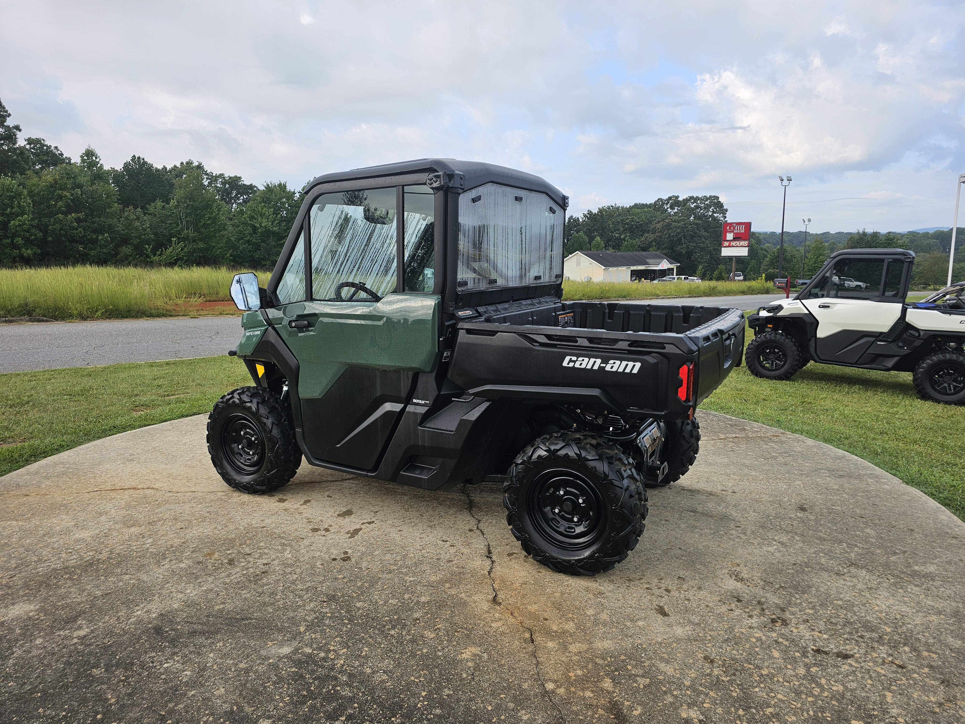 2025 Can-Am™ Defender HD7 4