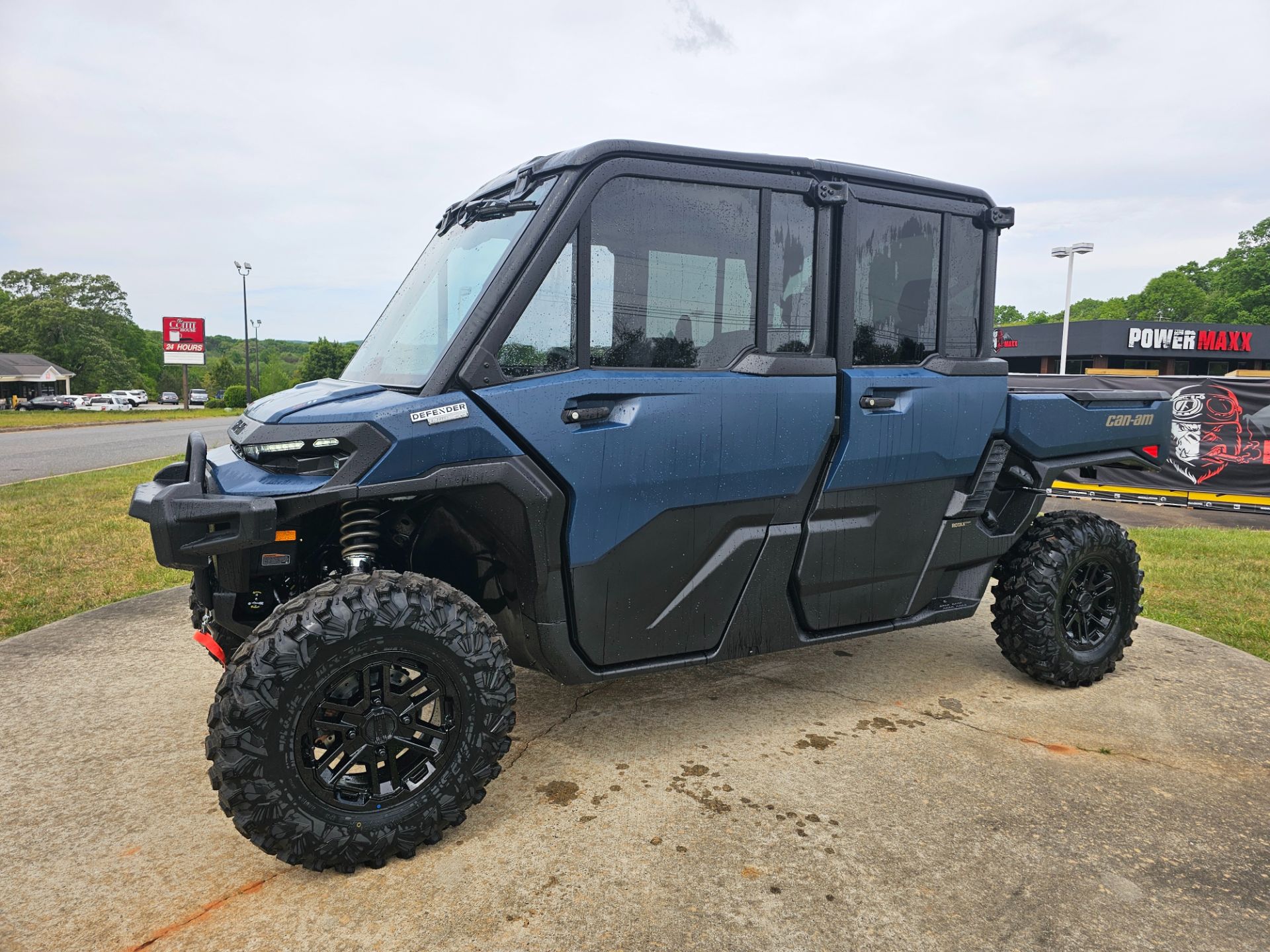 2026 Can-Am Defender MAX Limited HD11