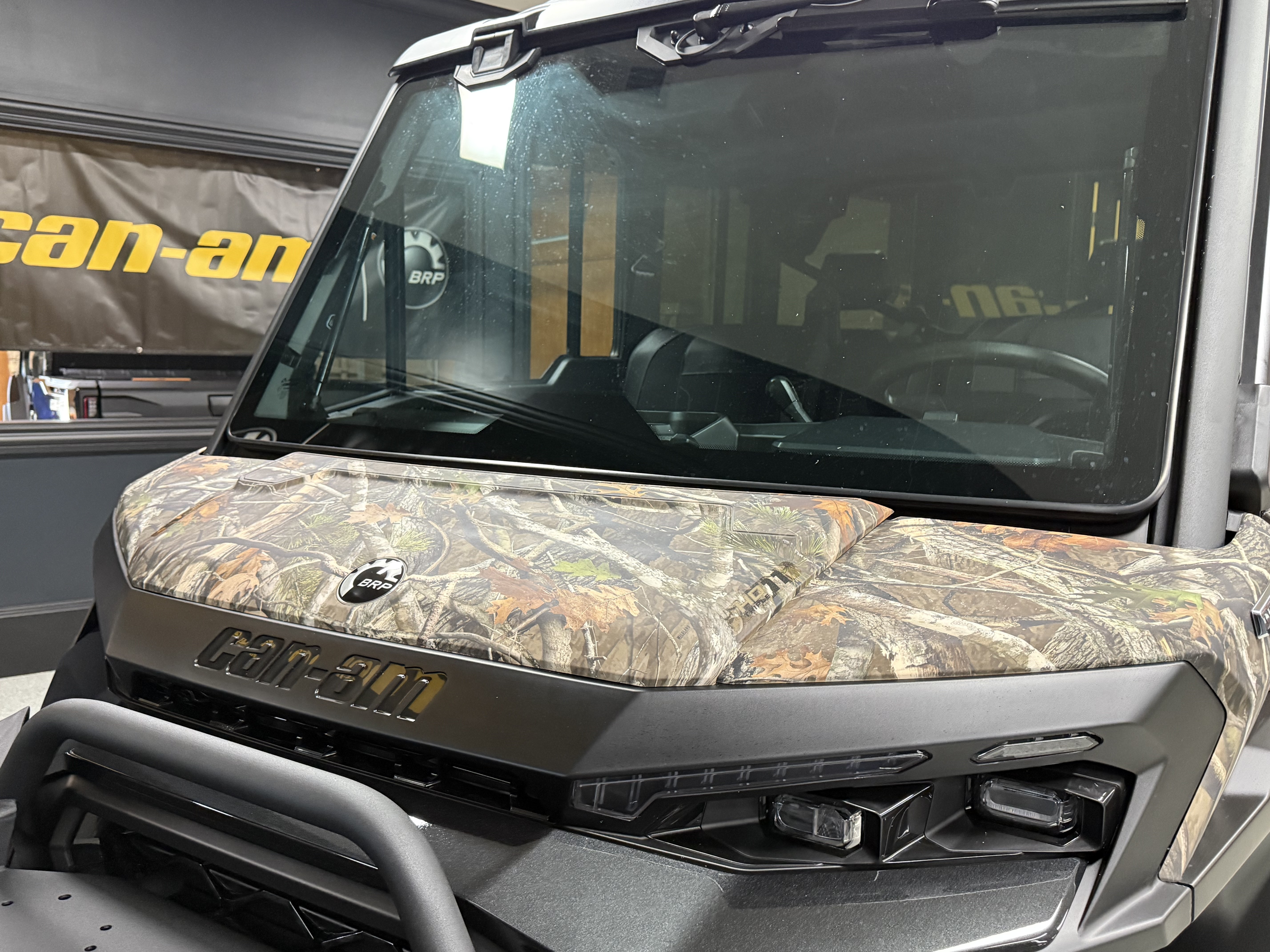 2026 Can-Am™ Defender MAX Limited HD11 4