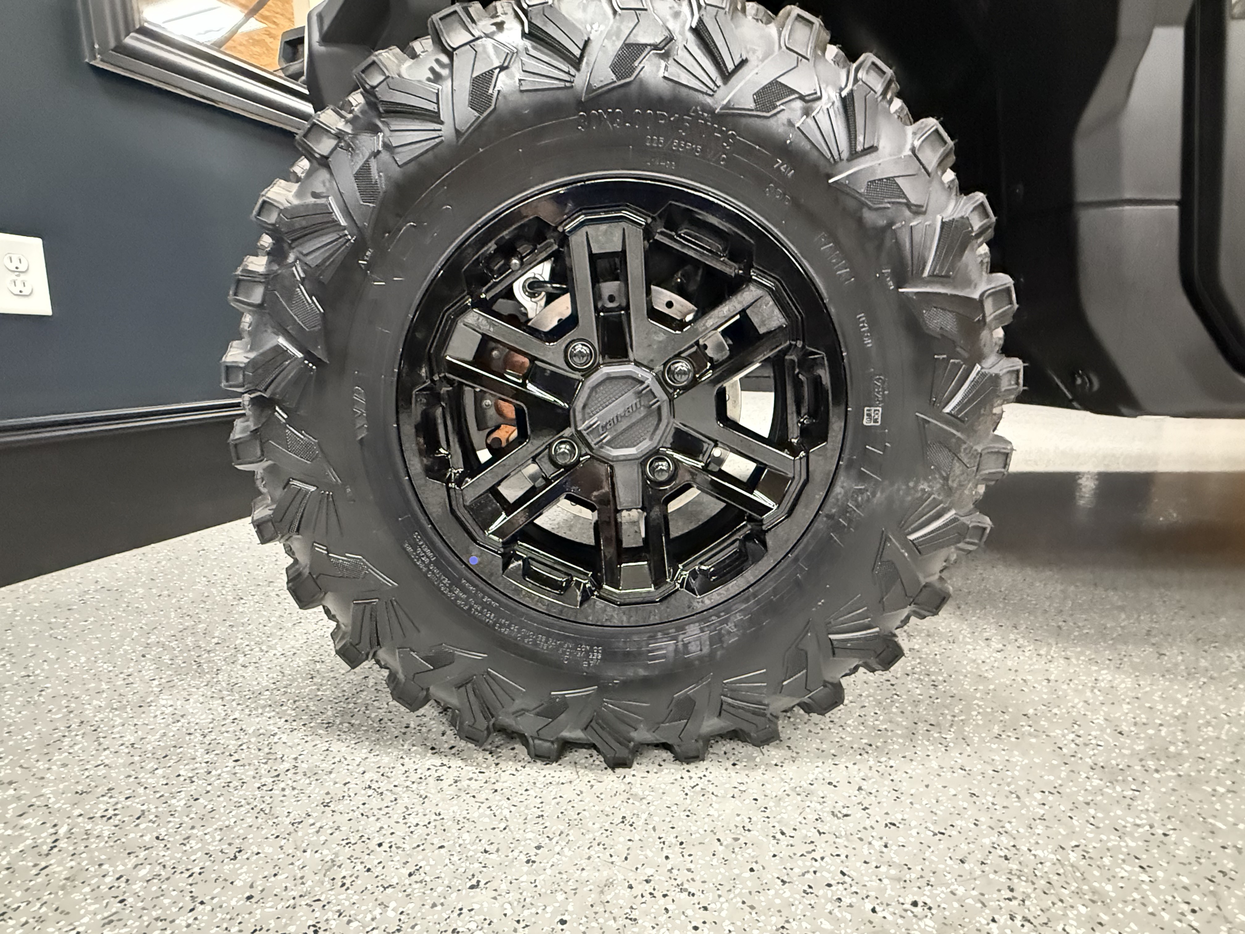 2026 Can-Am™ Defender MAX Limited HD11 6